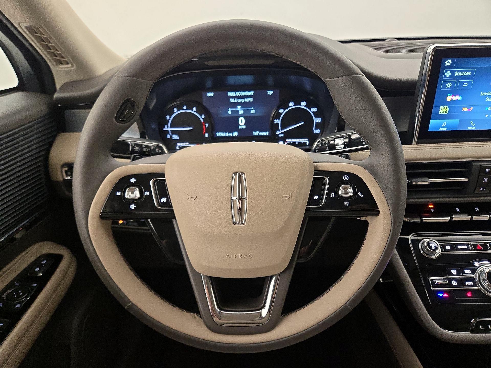 Thumbnail: 2022 Lincoln Corsair - 10