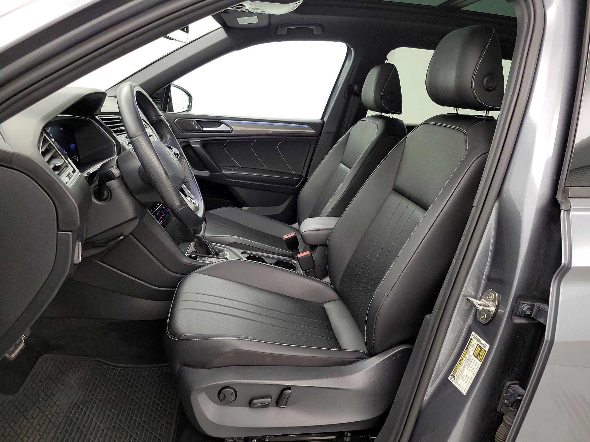 Thumbnail: 2023 Volkswagen Tiguan - 11