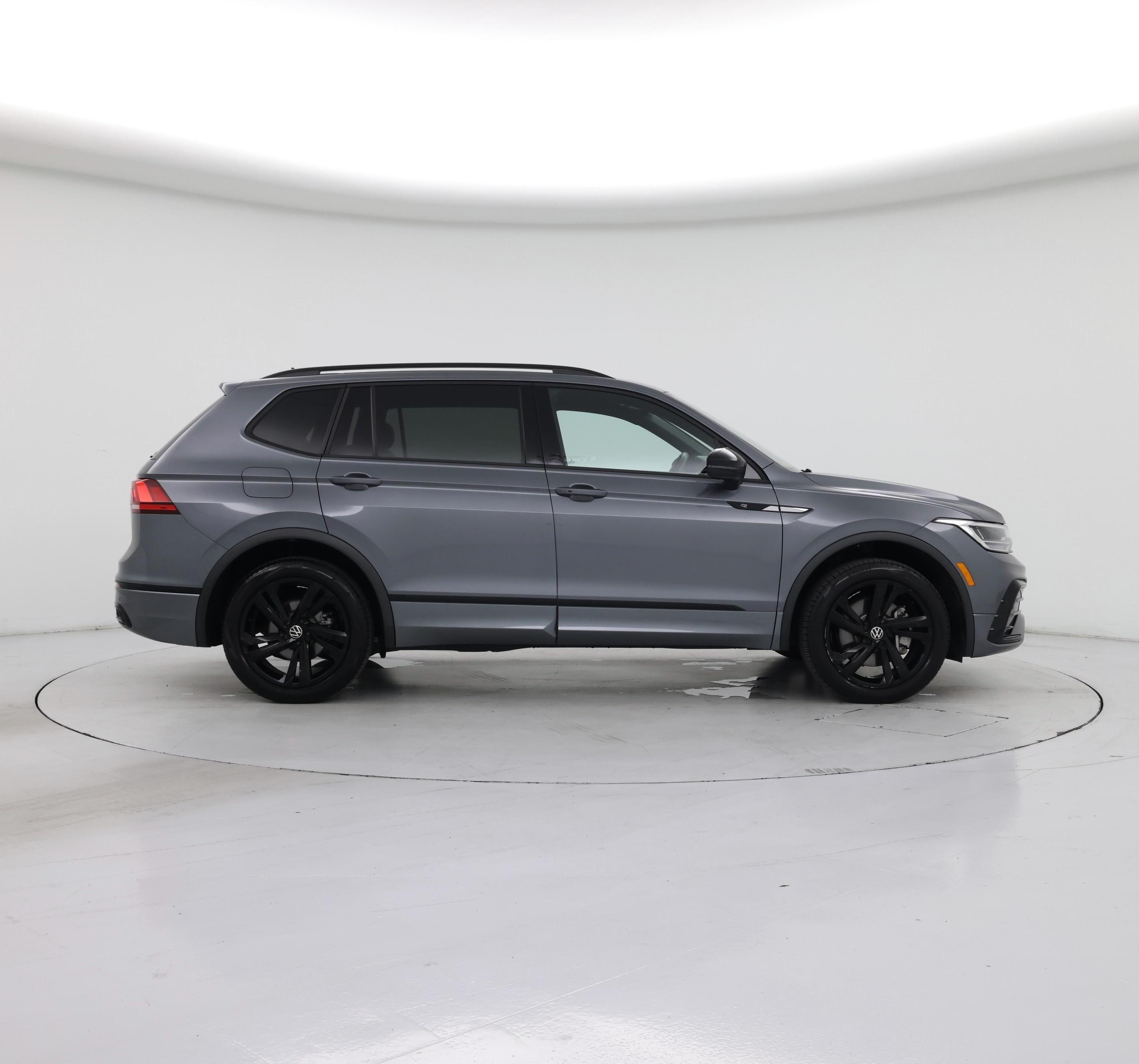 Thumbnail: 2023 Volkswagen Tiguan - 7