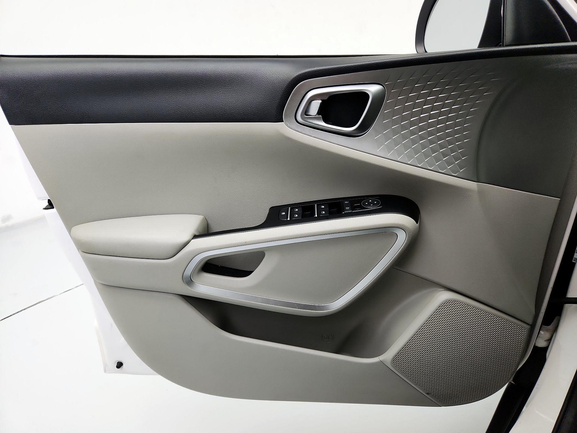 Thumbnail: 2020 Kia Soul - 12