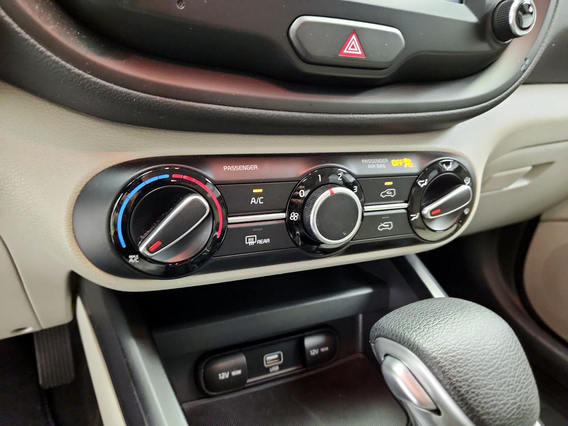 Thumbnail: 2020 Kia Soul - 16