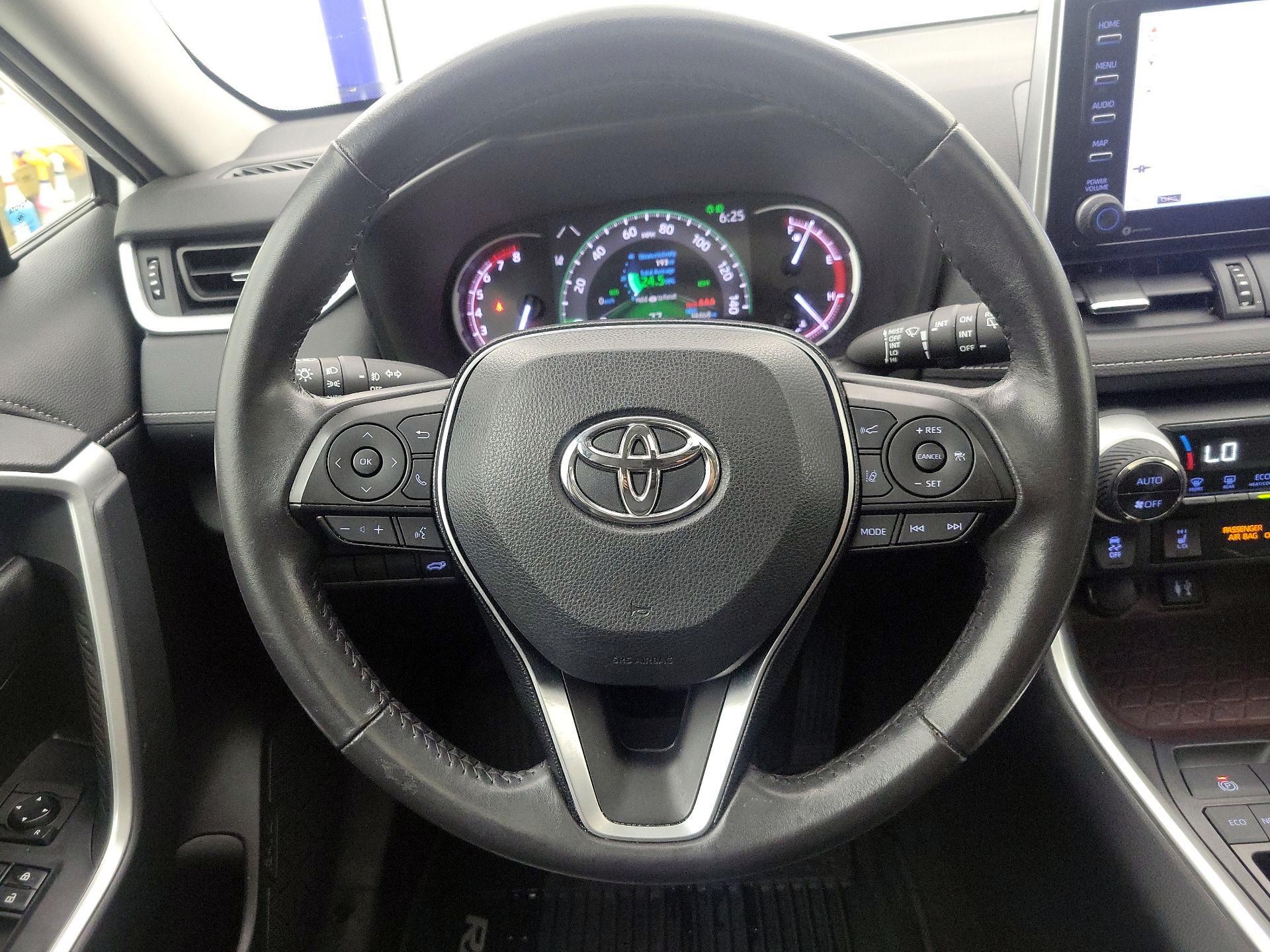Thumbnail: 2019 Toyota RAV4 - 10