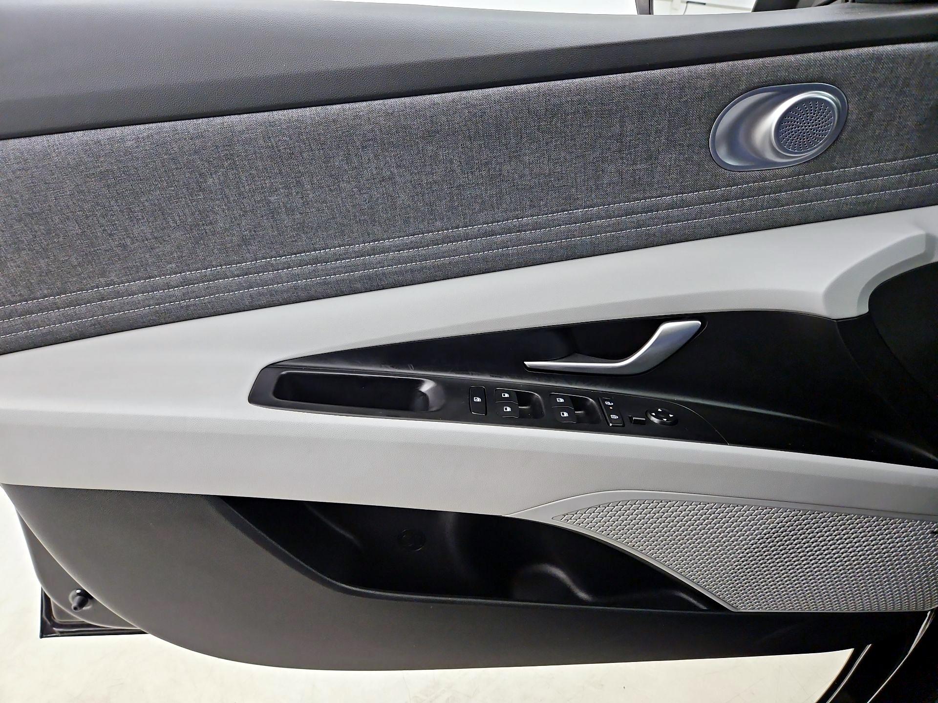 Thumbnail: 2024 Hyundai Elantra - 12