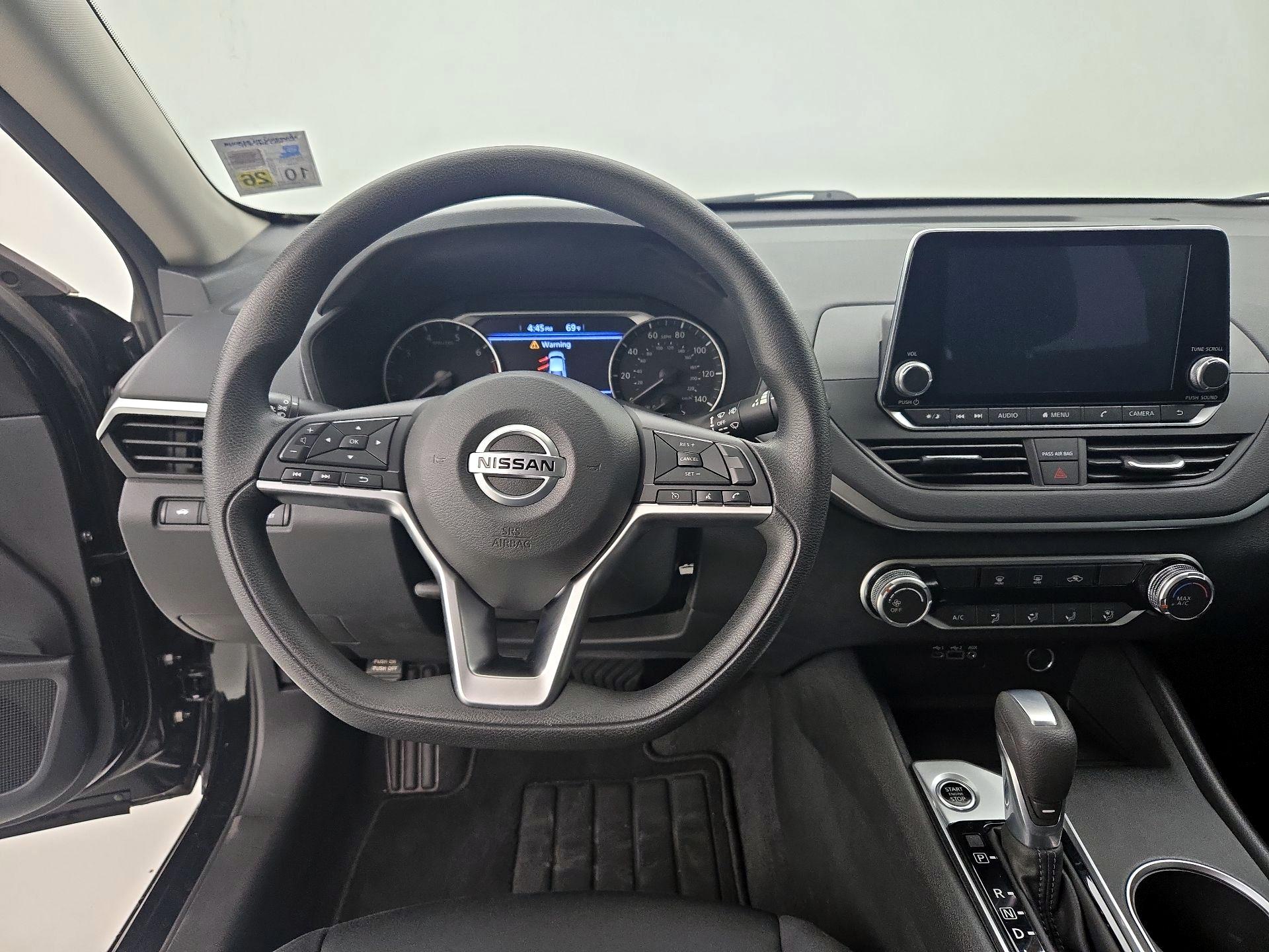 Thumbnail: 2022 Nissan Altima - 10