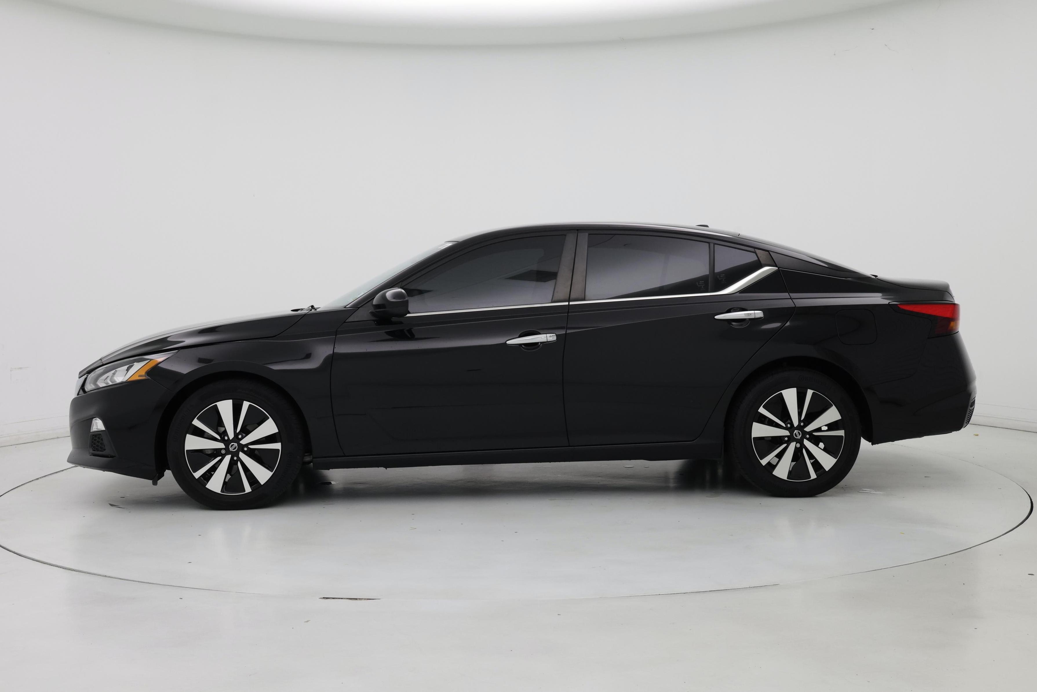 Thumbnail: 2022 Nissan Altima - 3