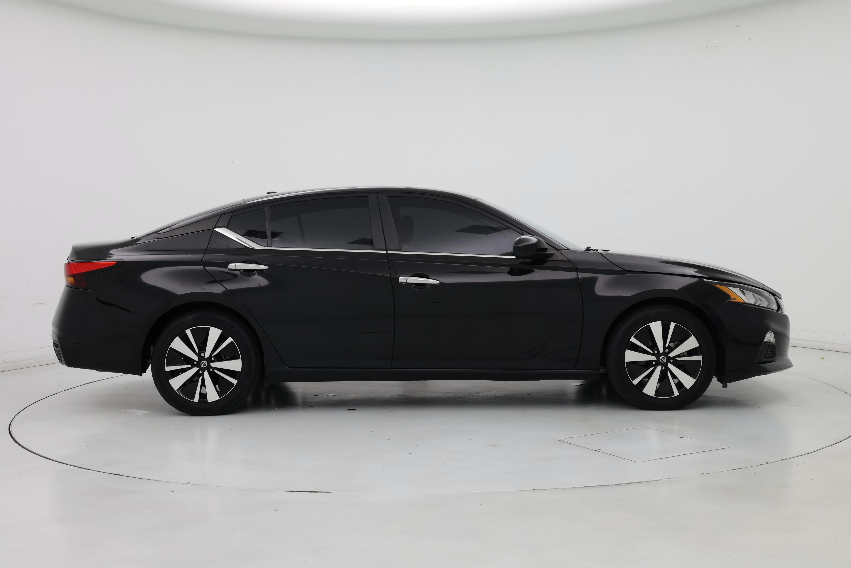 Thumbnail: 2022 Nissan Altima - 7