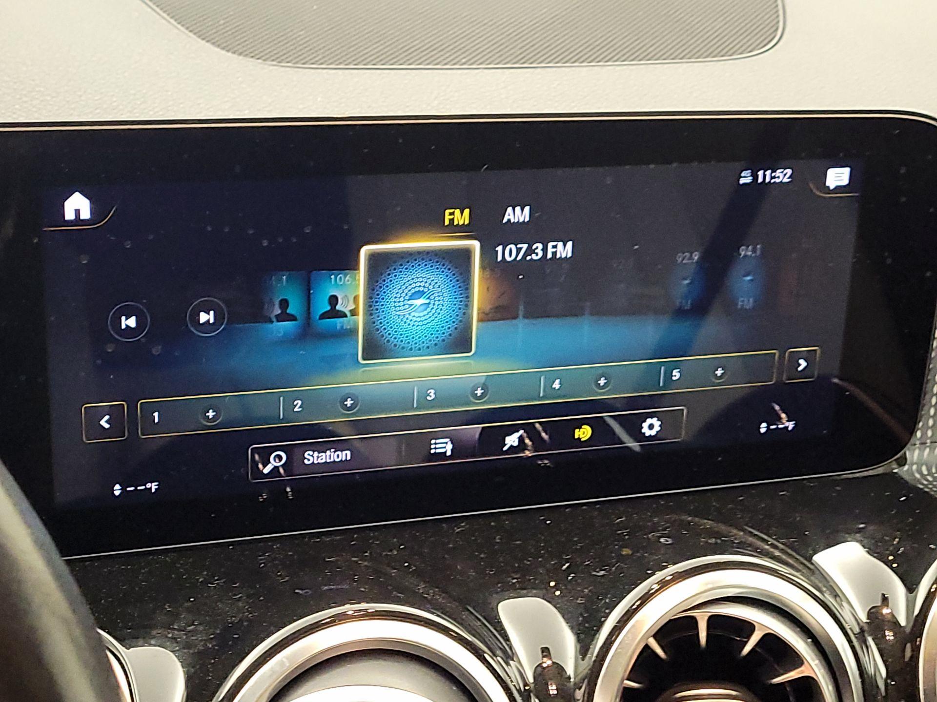 Thumbnail: 2022 Mercedes-Benz GLB - 15