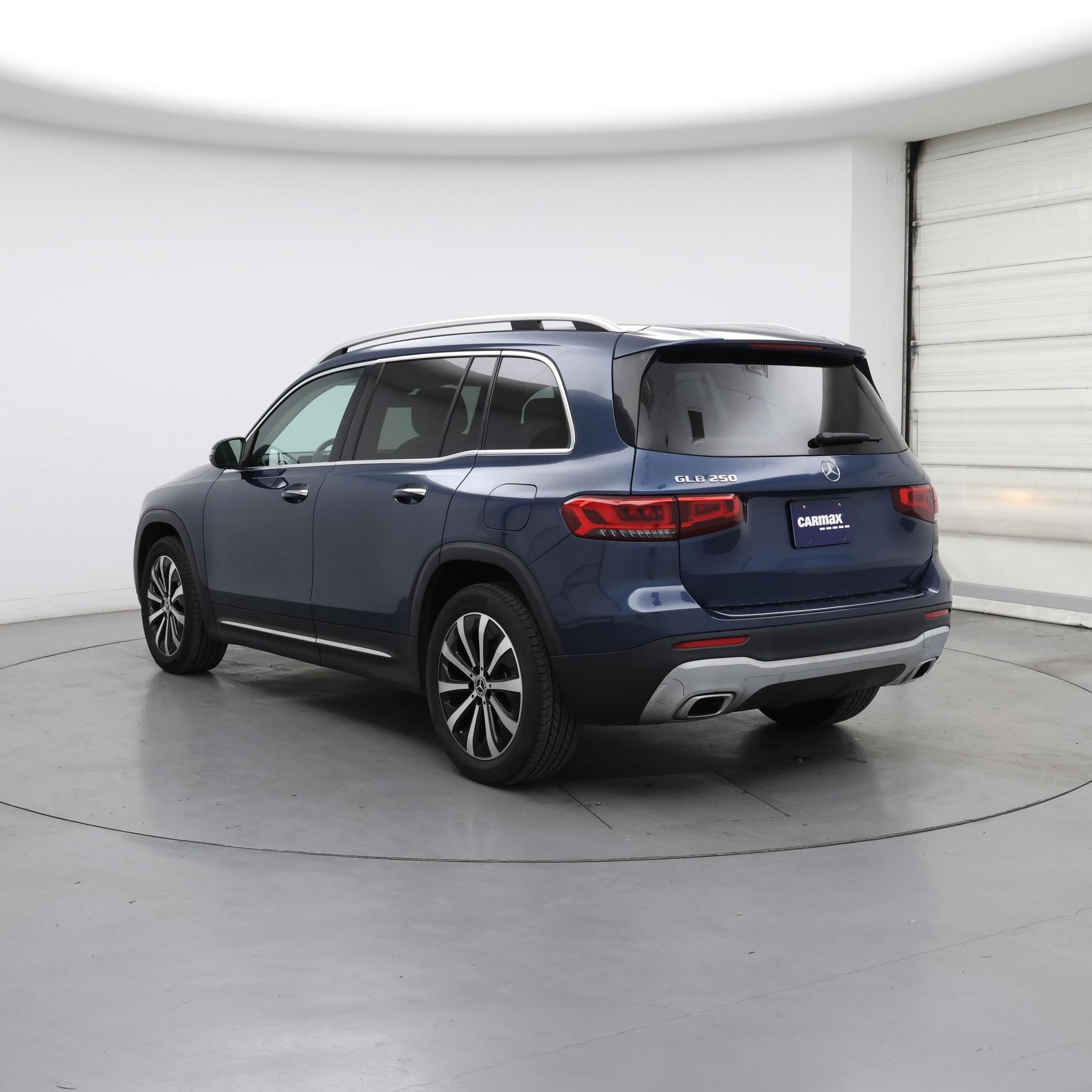 Thumbnail: 2022 Mercedes-Benz GLB - 2