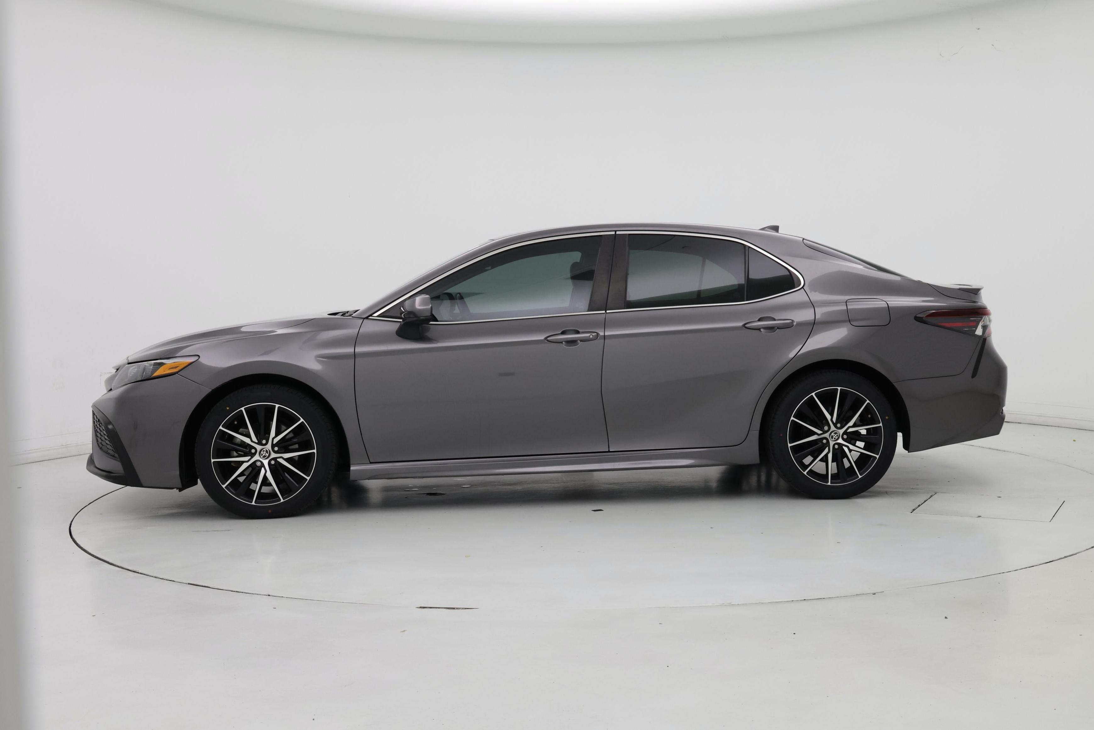 Thumbnail: 2021 Toyota Camry - 3