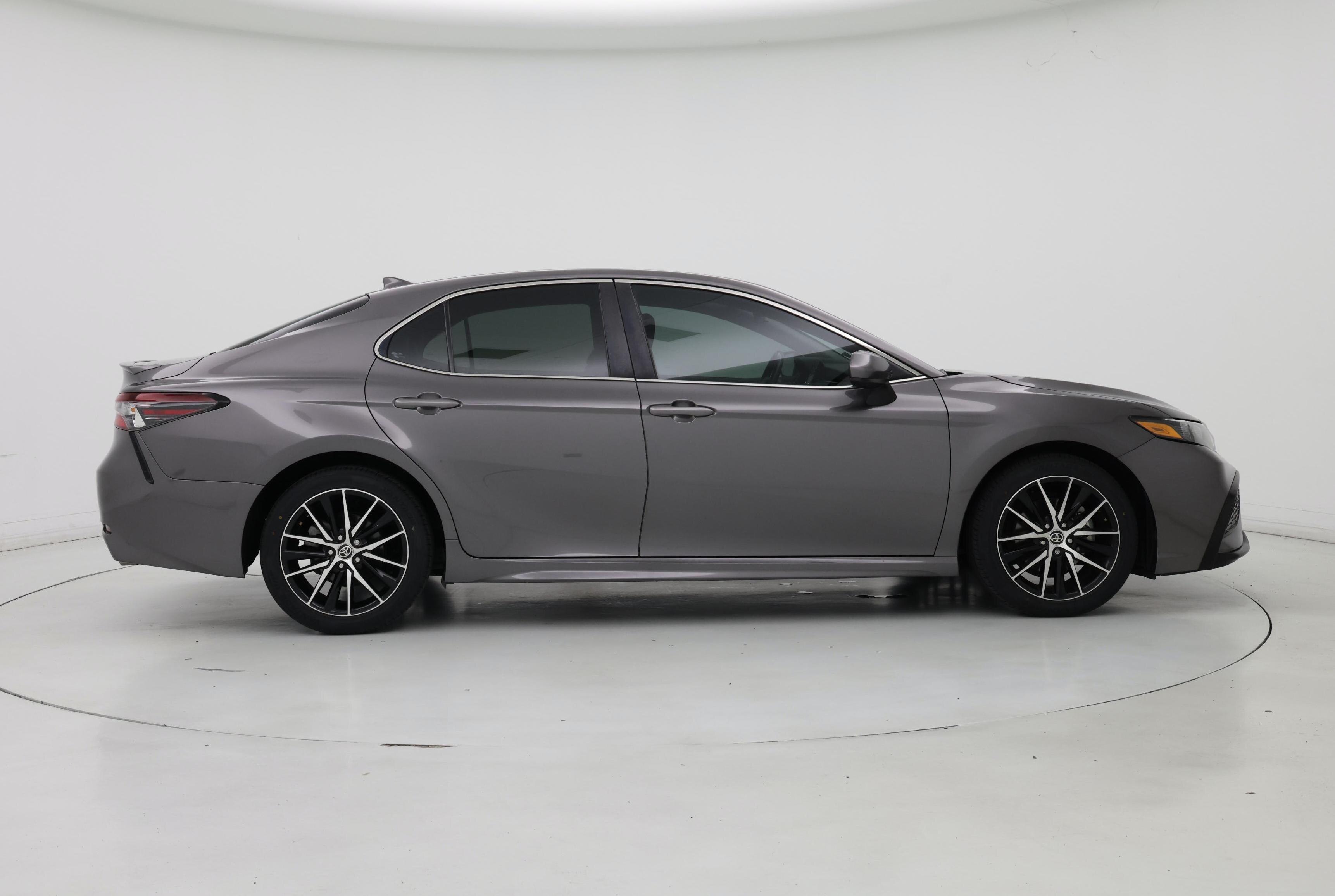 Thumbnail: 2021 Toyota Camry - 7