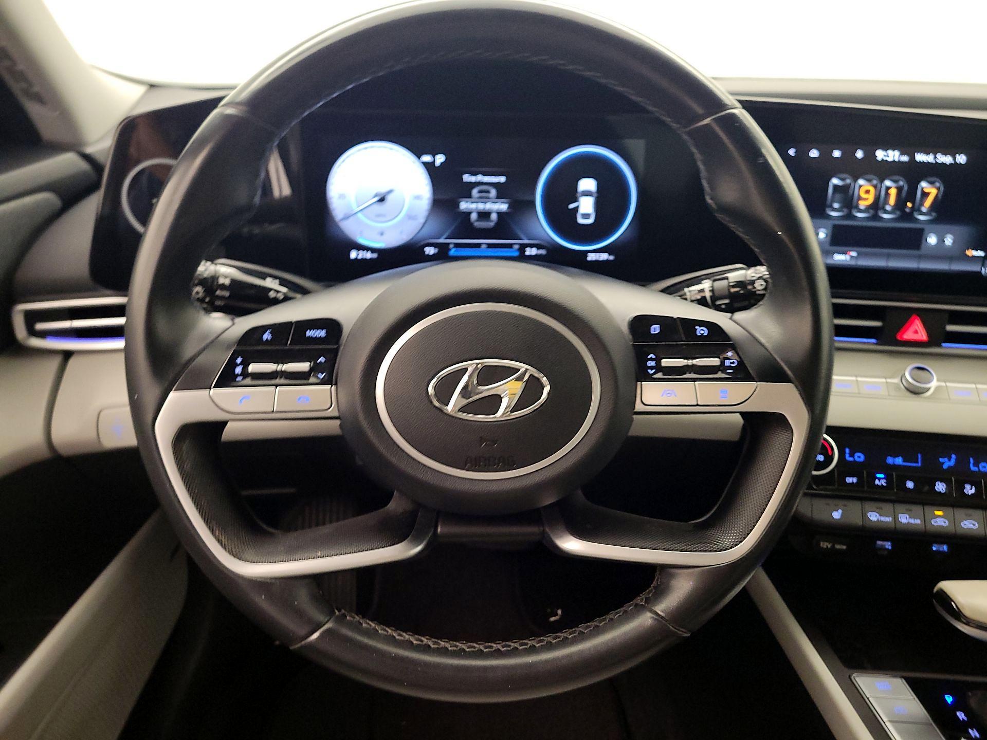 Thumbnail: 2022 Hyundai Elantra - 10