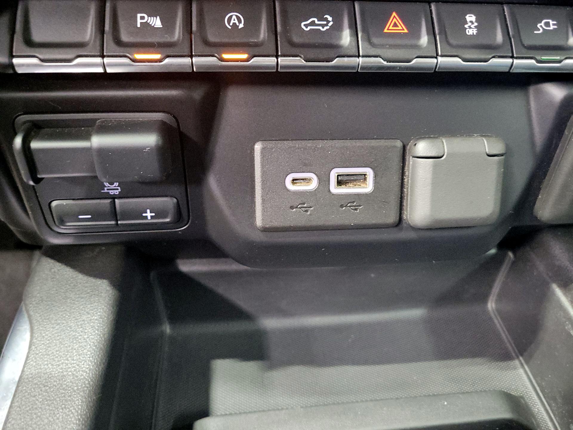 Thumbnail: 2020 Chevrolet Silverado 1500 - 18
