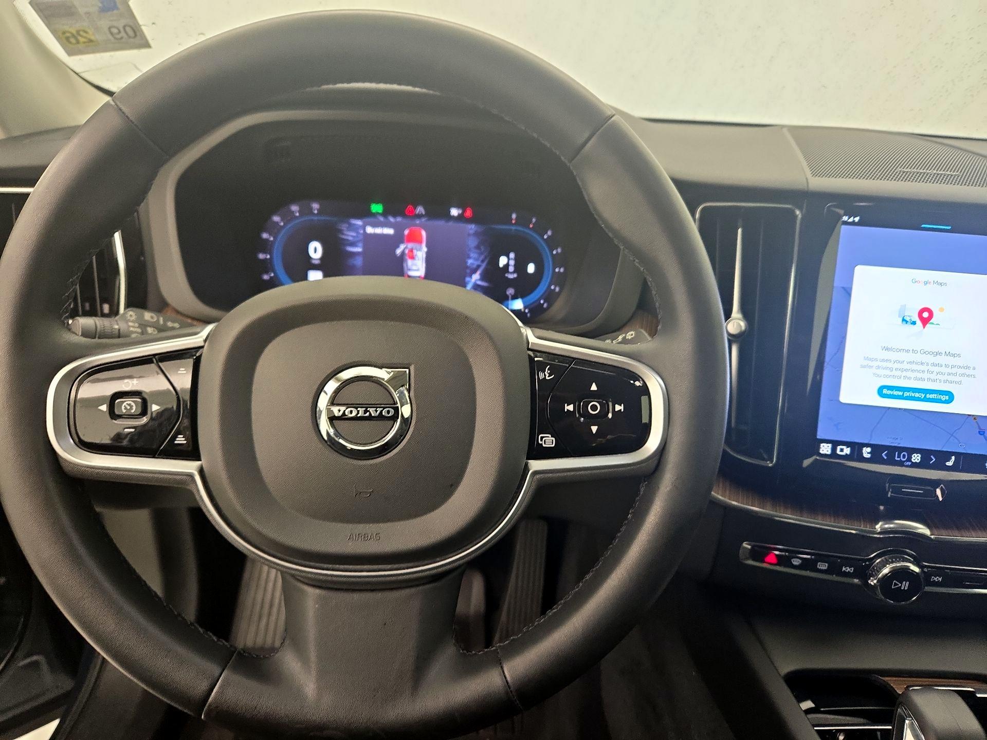Thumbnail: 2023 Volvo XC60 - 10