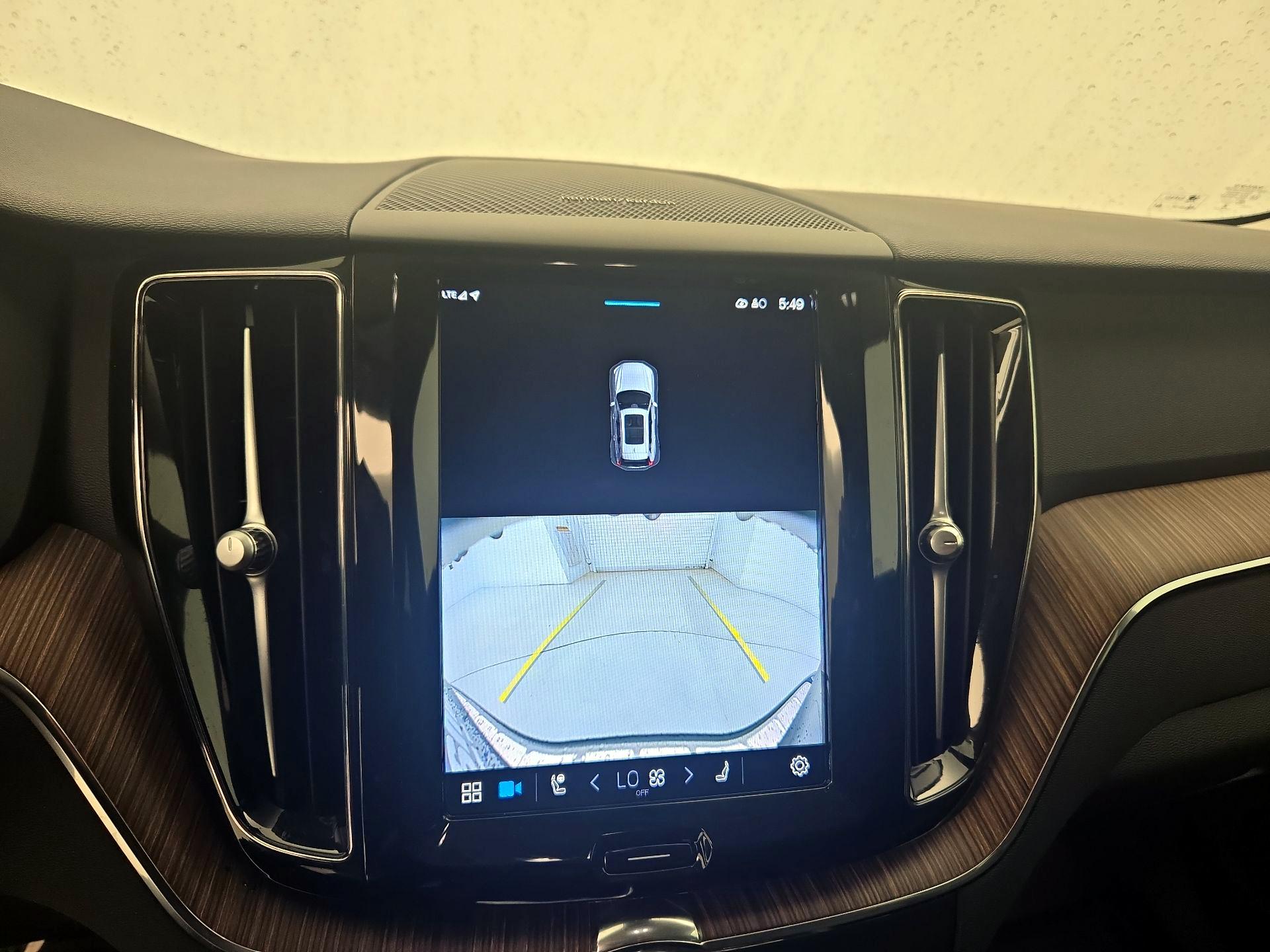 Thumbnail: 2023 Volvo XC60 - 15