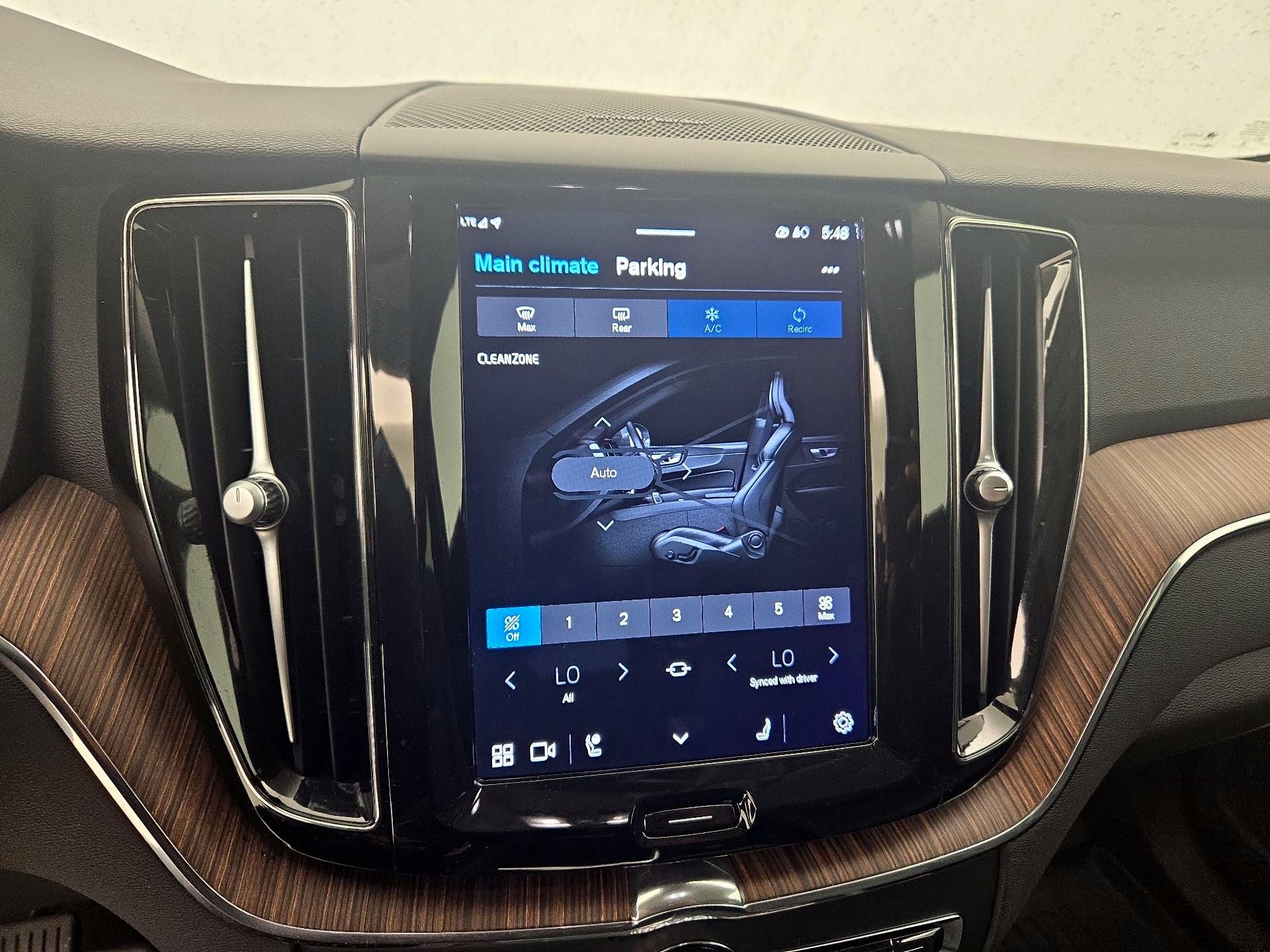 Thumbnail: 2023 Volvo XC60 - 17