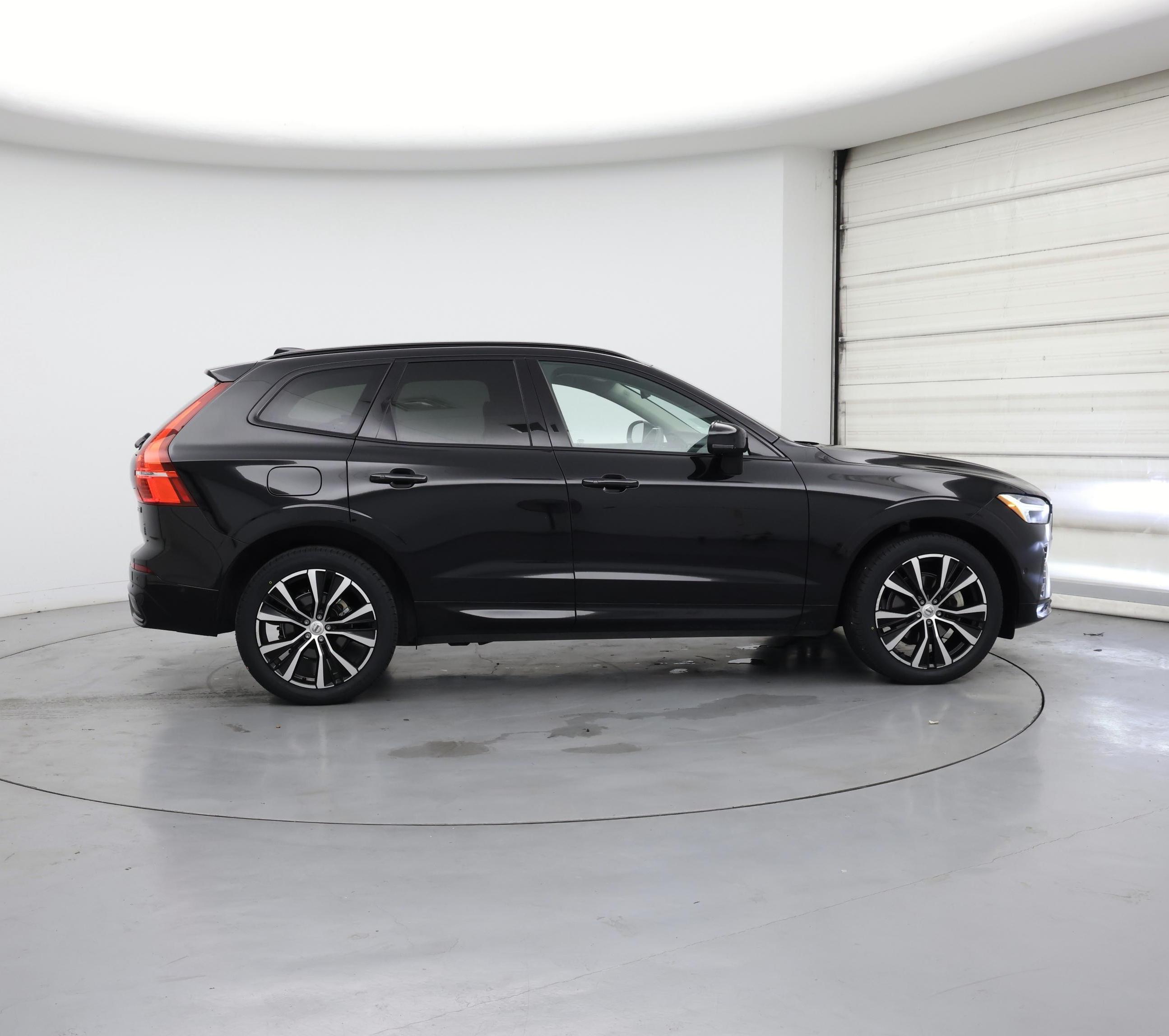 Thumbnail: 2023 Volvo XC60 - 7