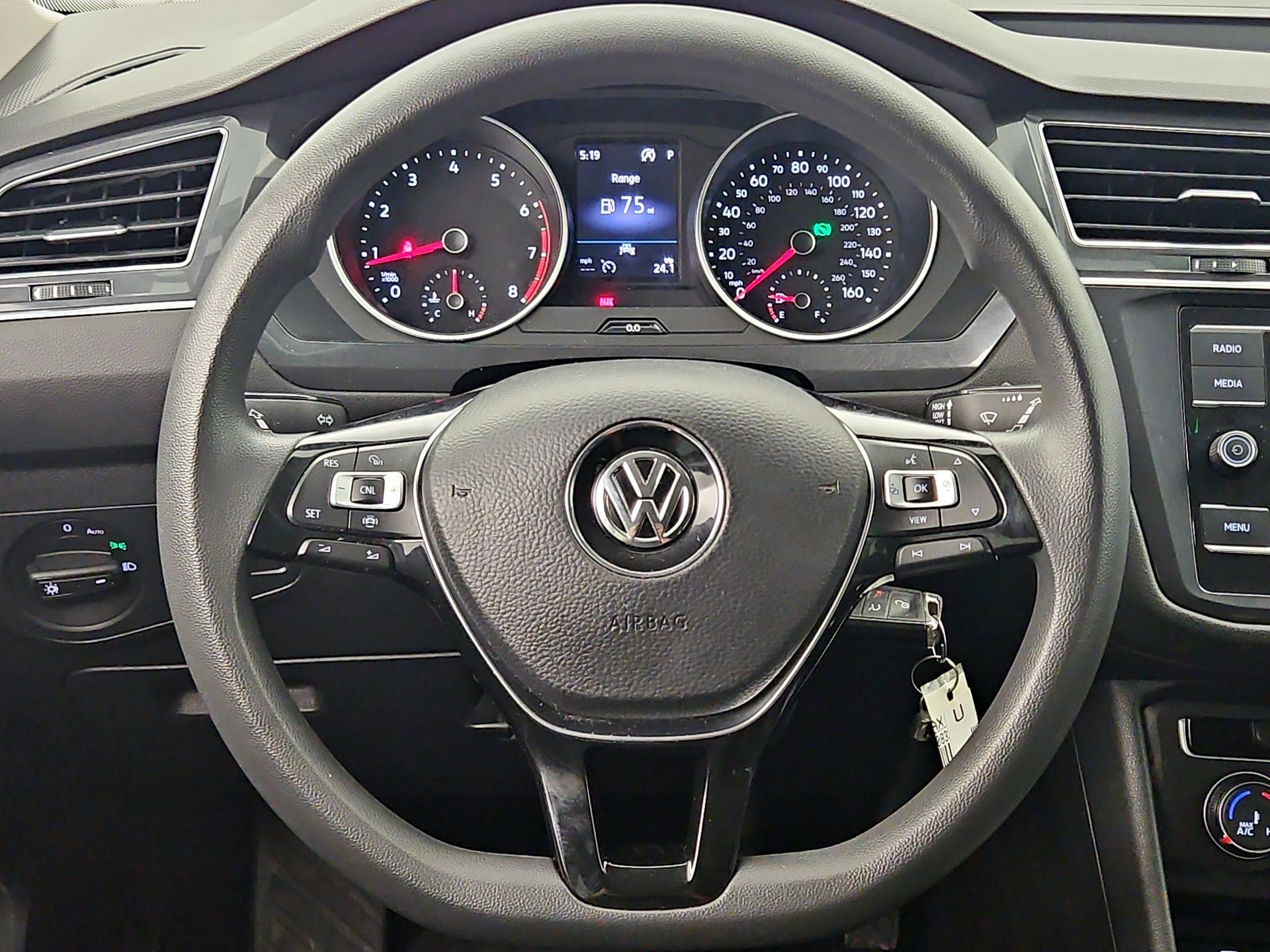 Thumbnail: 2021 Volkswagen Tiguan - 10