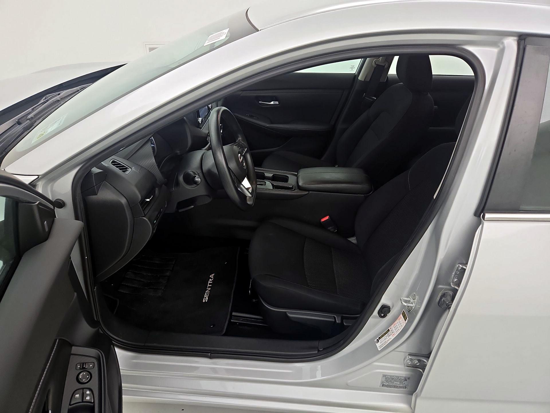 Thumbnail: 2022 Nissan Sentra - 11