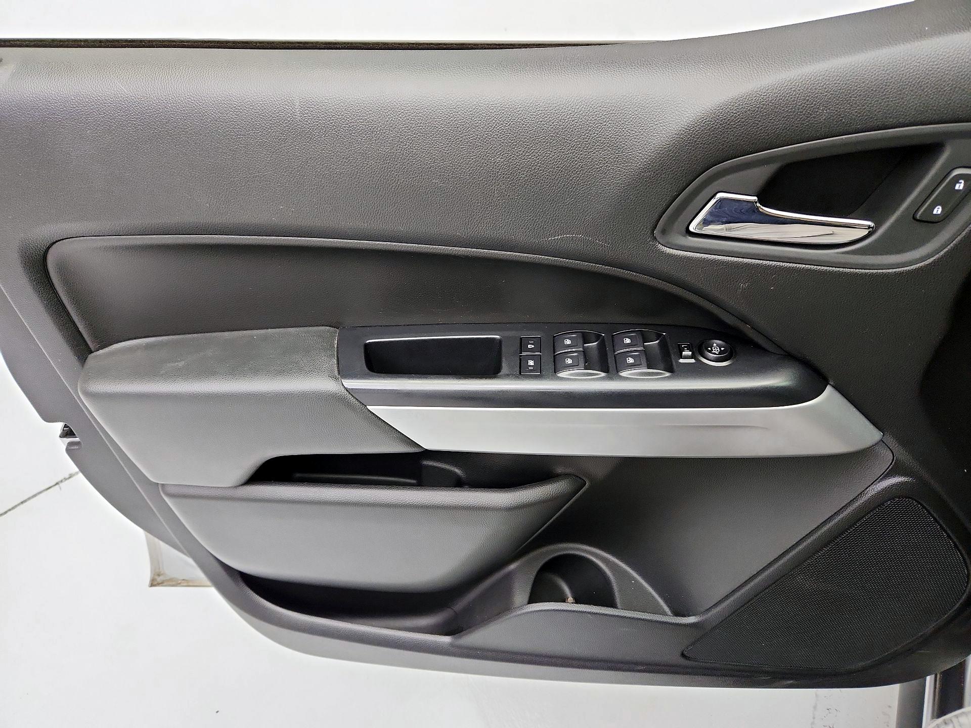 Thumbnail: 2019 Chevrolet Colorado - 12