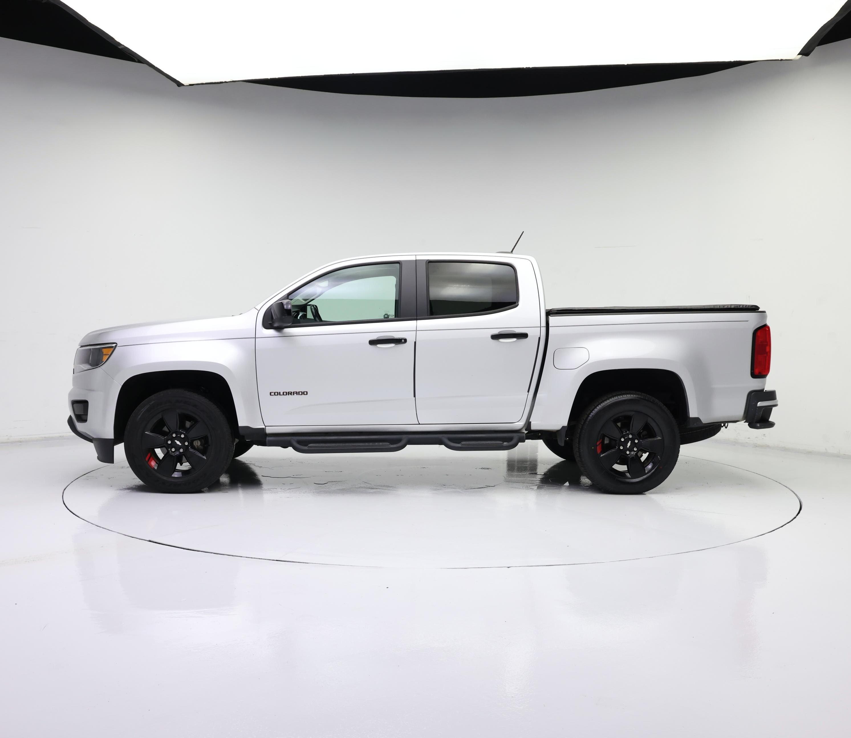 Thumbnail: 2019 Chevrolet Colorado - 3
