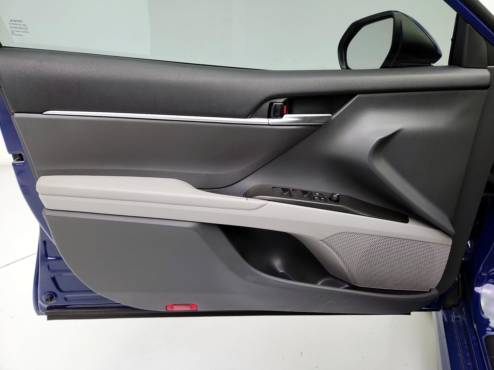 Thumbnail: 2023 Toyota Camry - 12