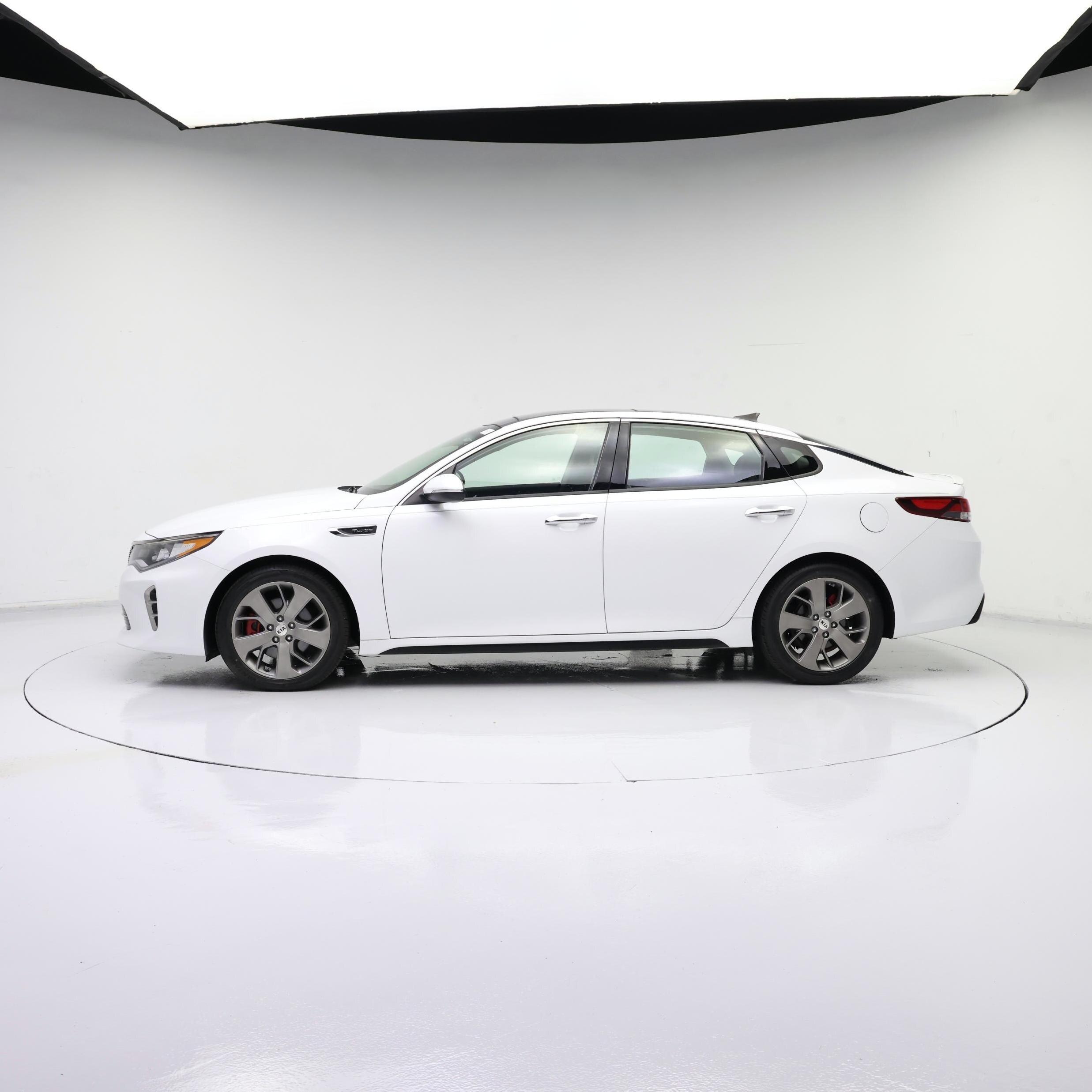 Thumbnail: 2017 Kia Optima - 3
