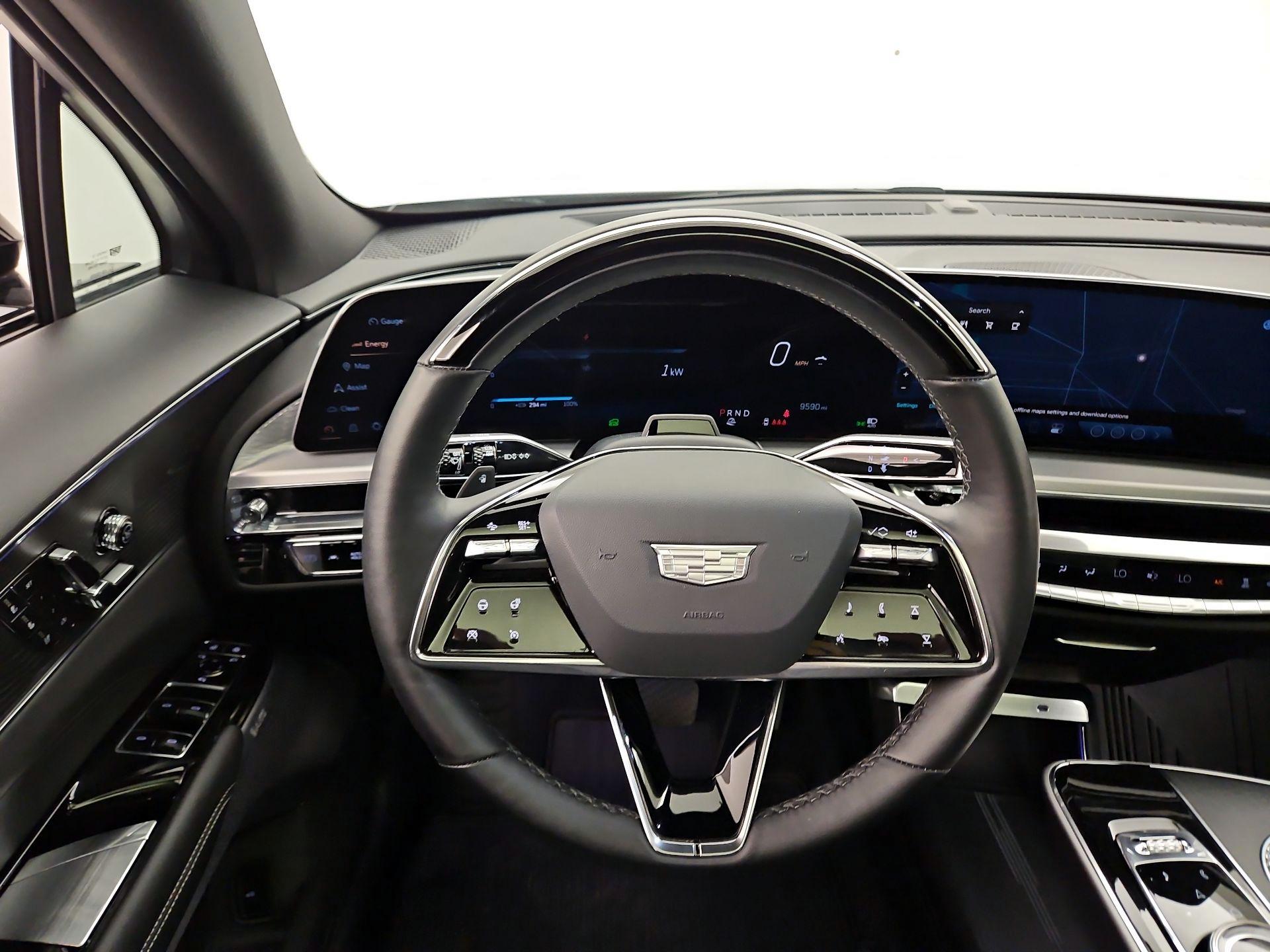 Thumbnail: 2024 Cadillac Lyriq - 10