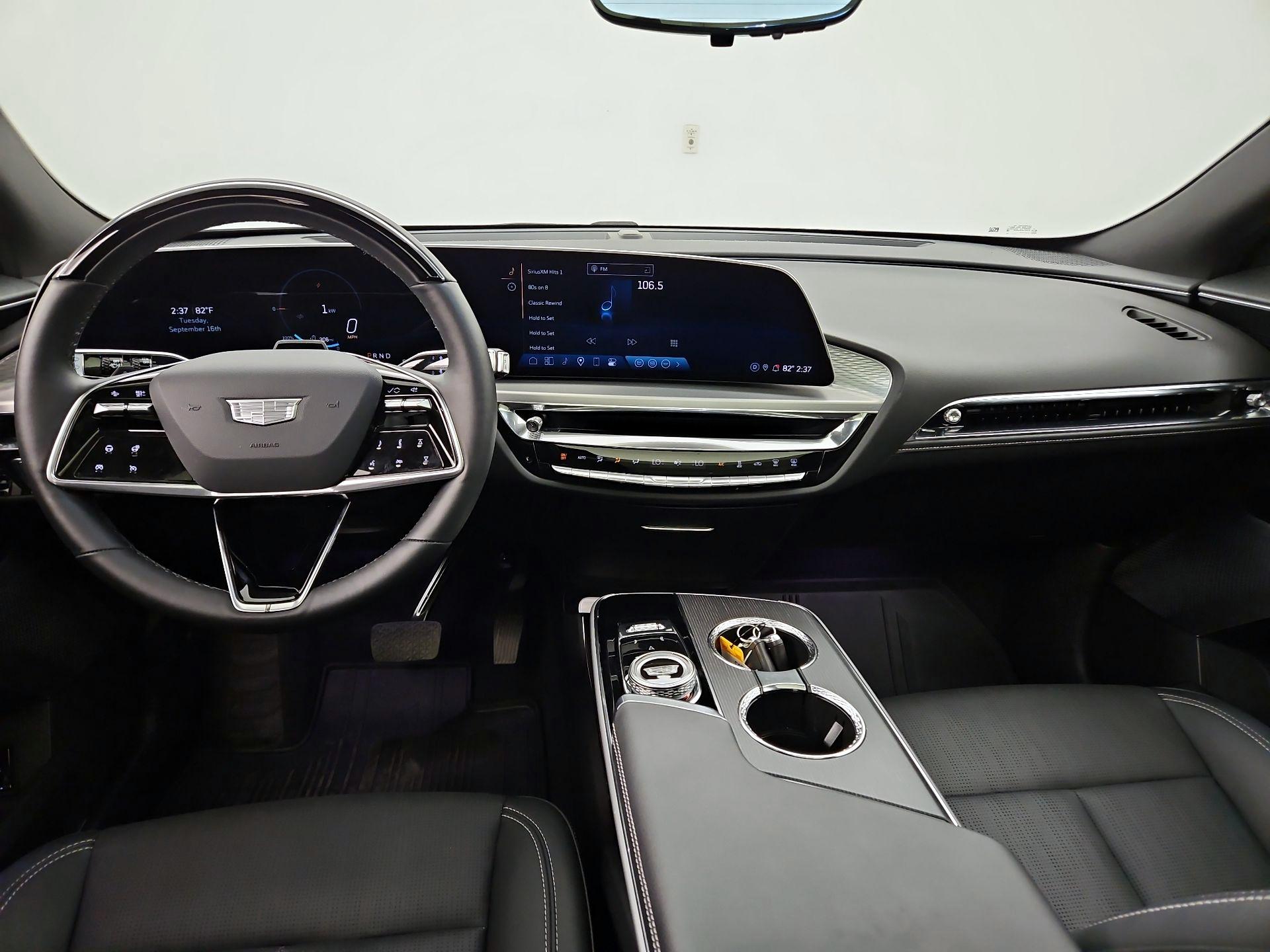 Thumbnail: 2024 Cadillac Lyriq - 9