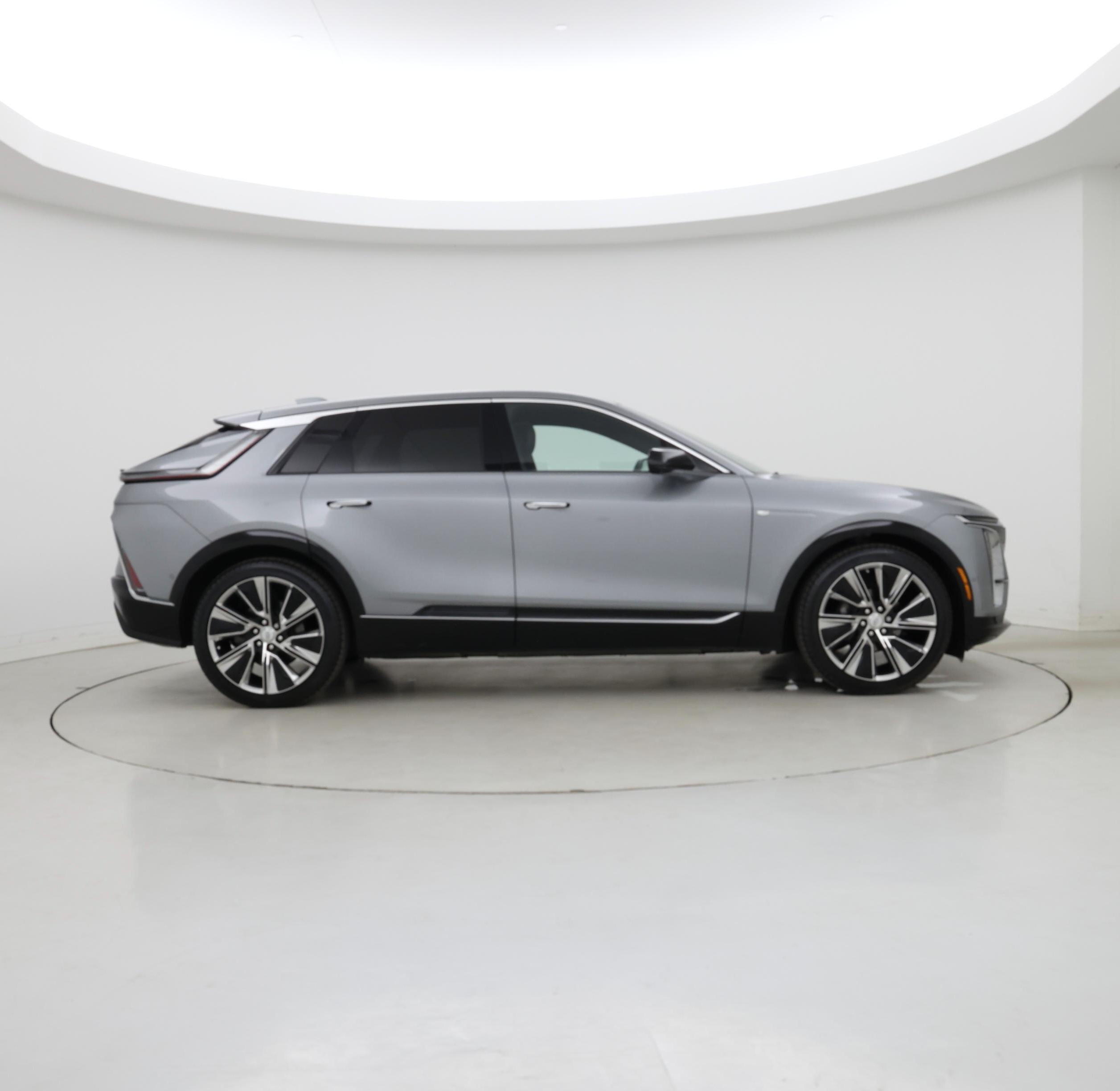 Thumbnail: 2024 Cadillac Lyriq - 7