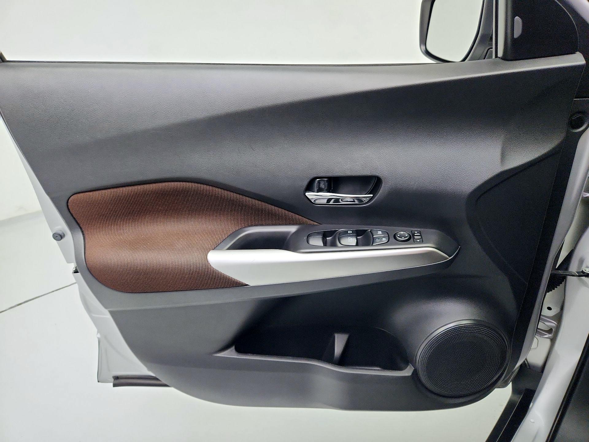 Thumbnail: 2019 Nissan Kicks - 12