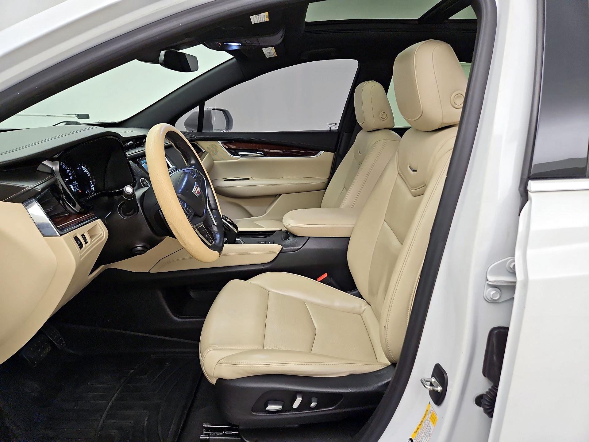 Thumbnail: 2018 Cadillac XT5 - 11