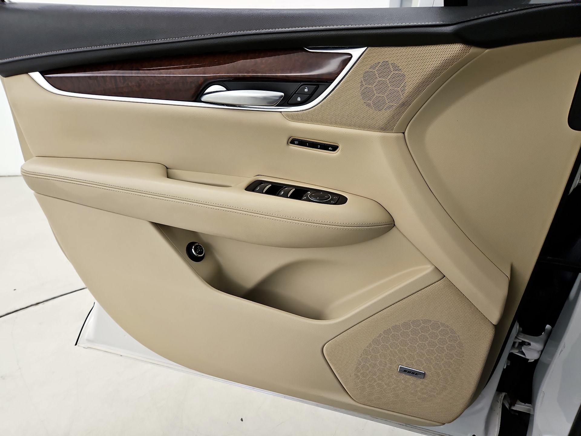 Thumbnail: 2018 Cadillac XT5 - 12