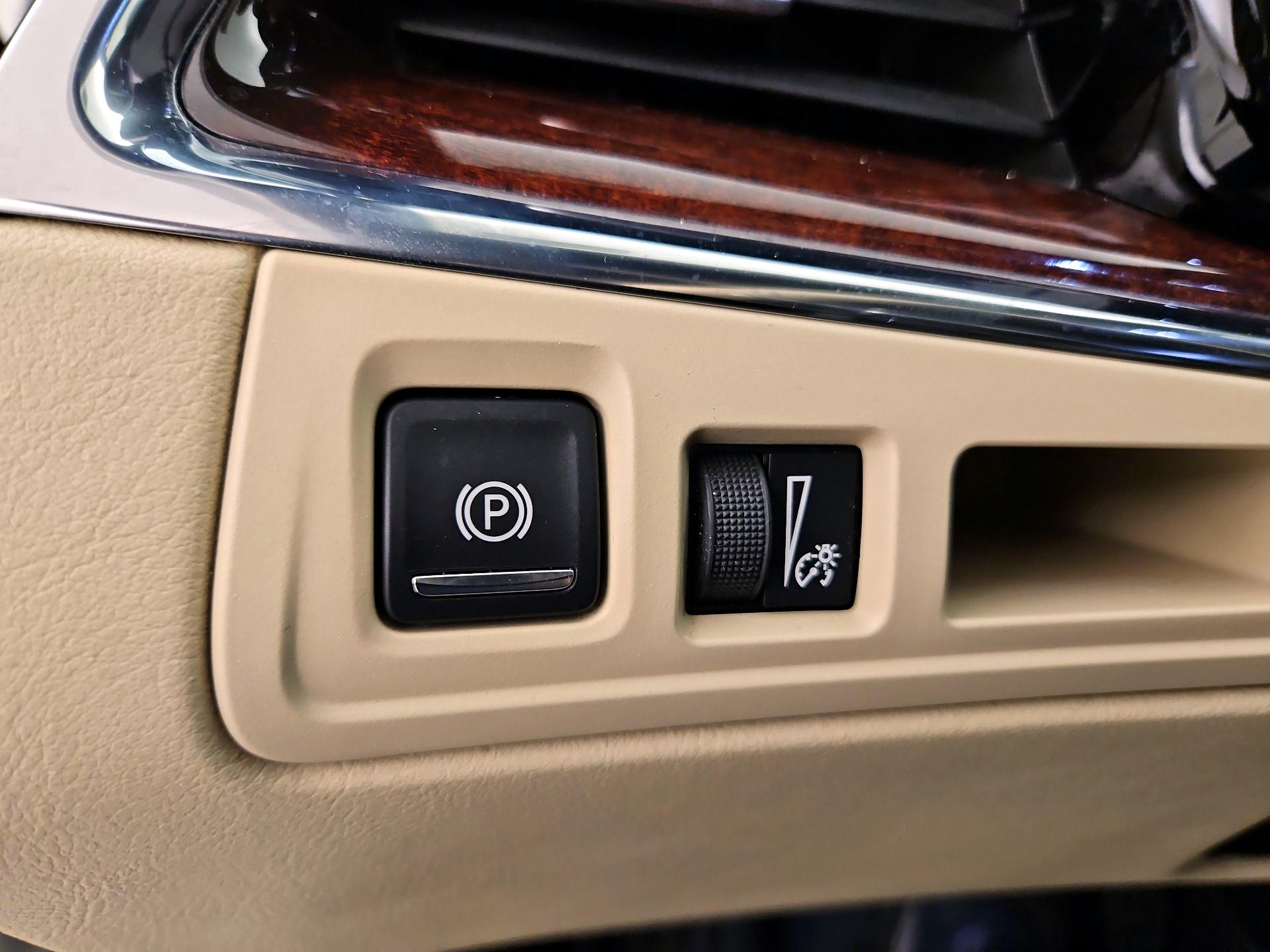 Thumbnail: 2018 Cadillac XT5 - 13