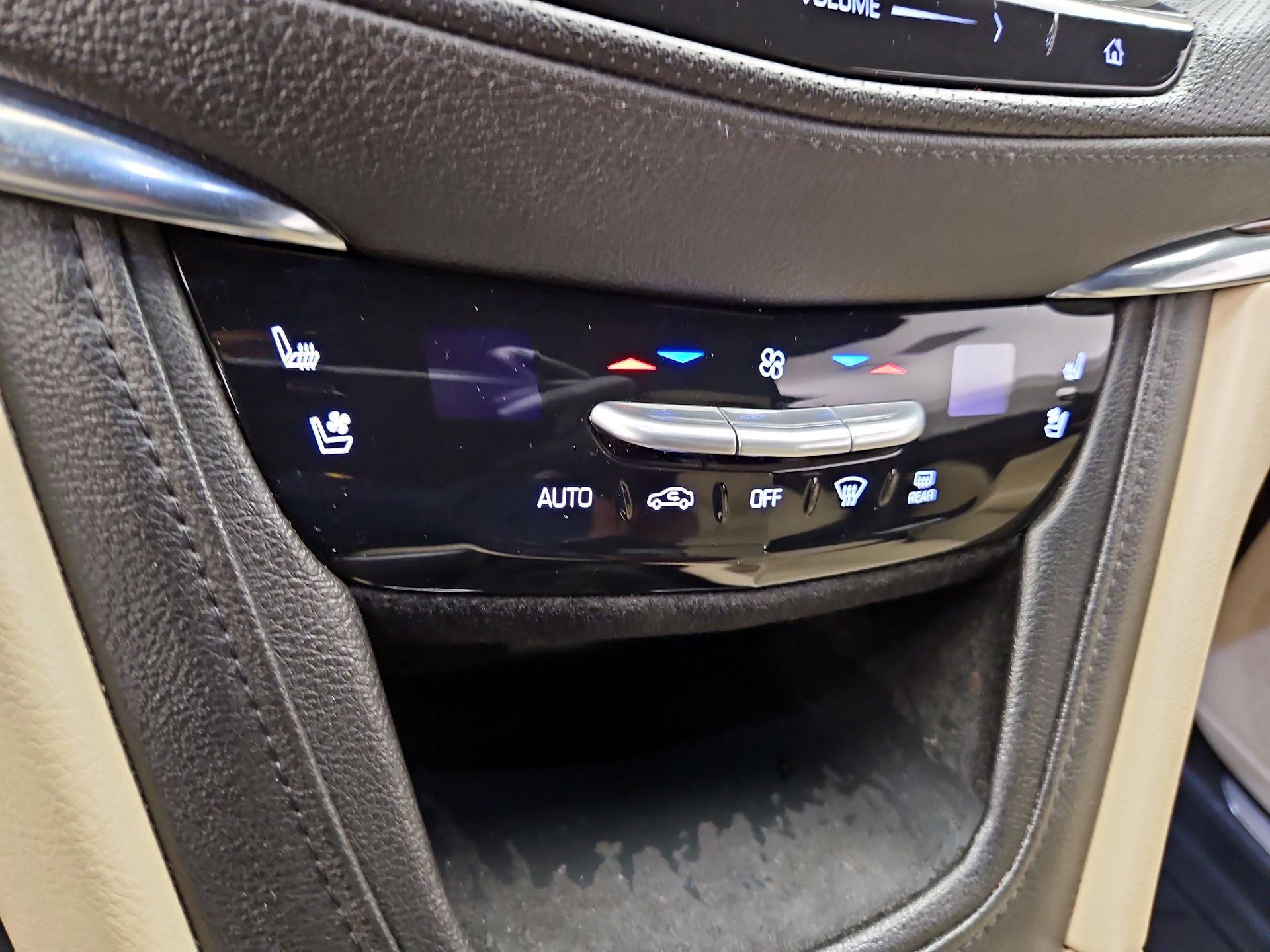 Thumbnail: 2018 Cadillac XT5 - 17