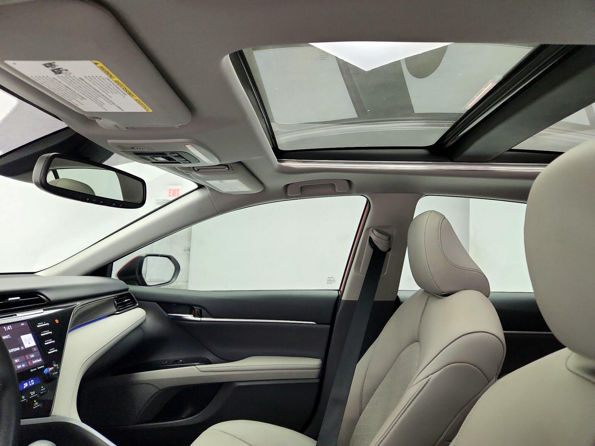 Thumbnail: 2019 Toyota Camry - 19