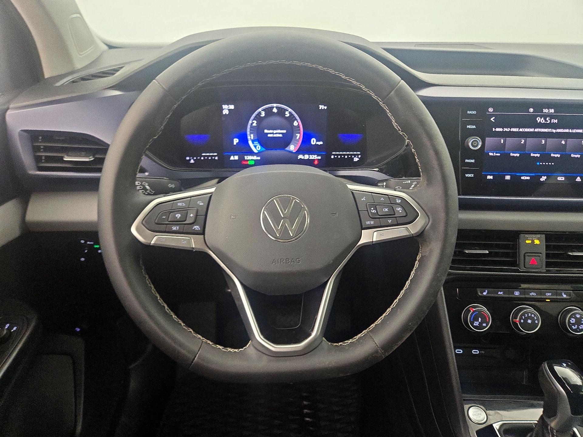 Thumbnail: 2023 Volkswagen Taos - 10
