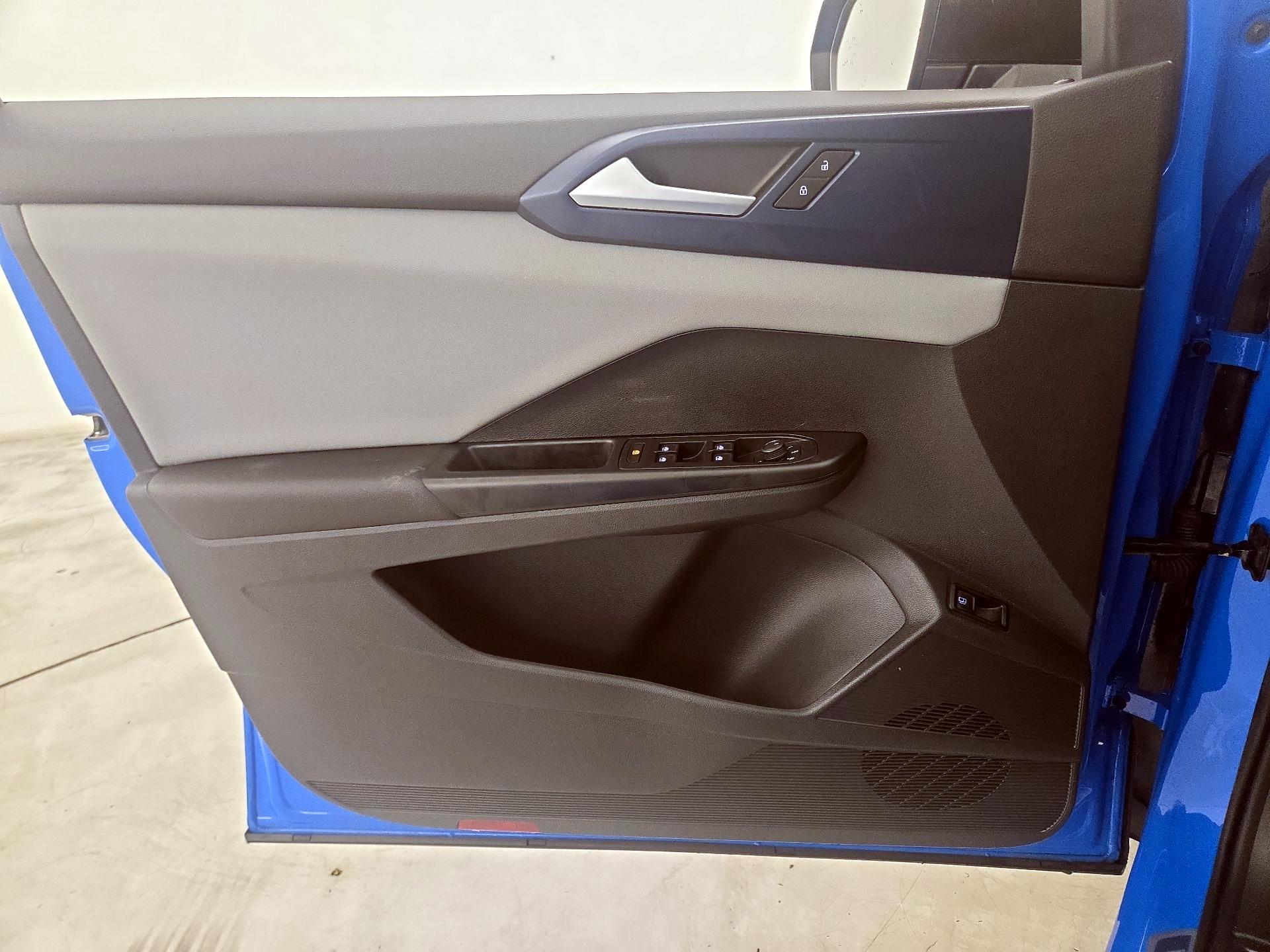 Thumbnail: 2023 Volkswagen Taos - 12