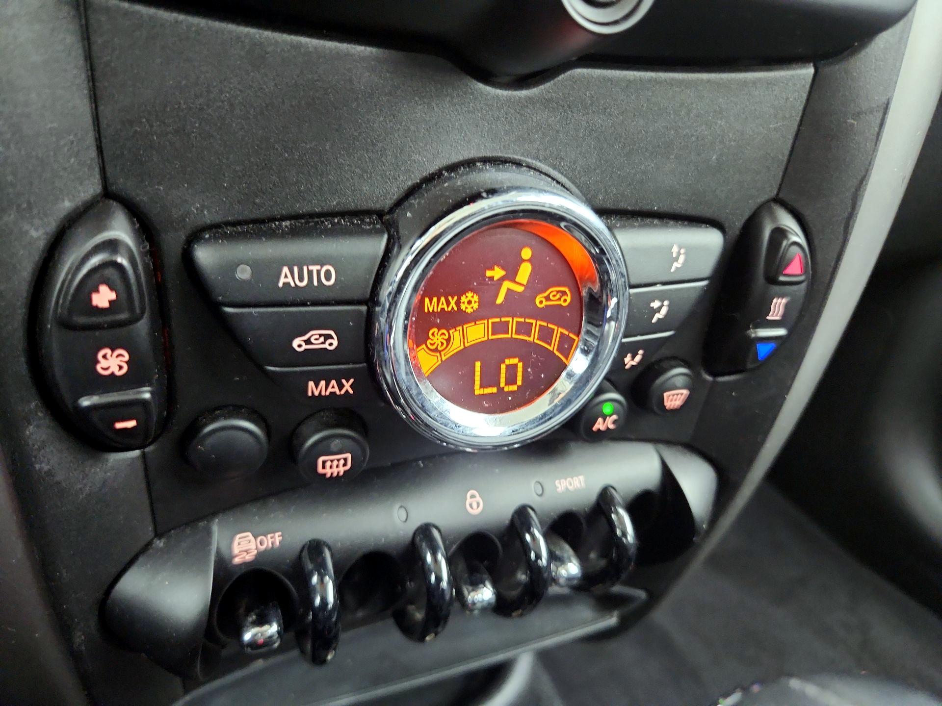 Thumbnail: 2016 MINI Cooper Countryman - 14