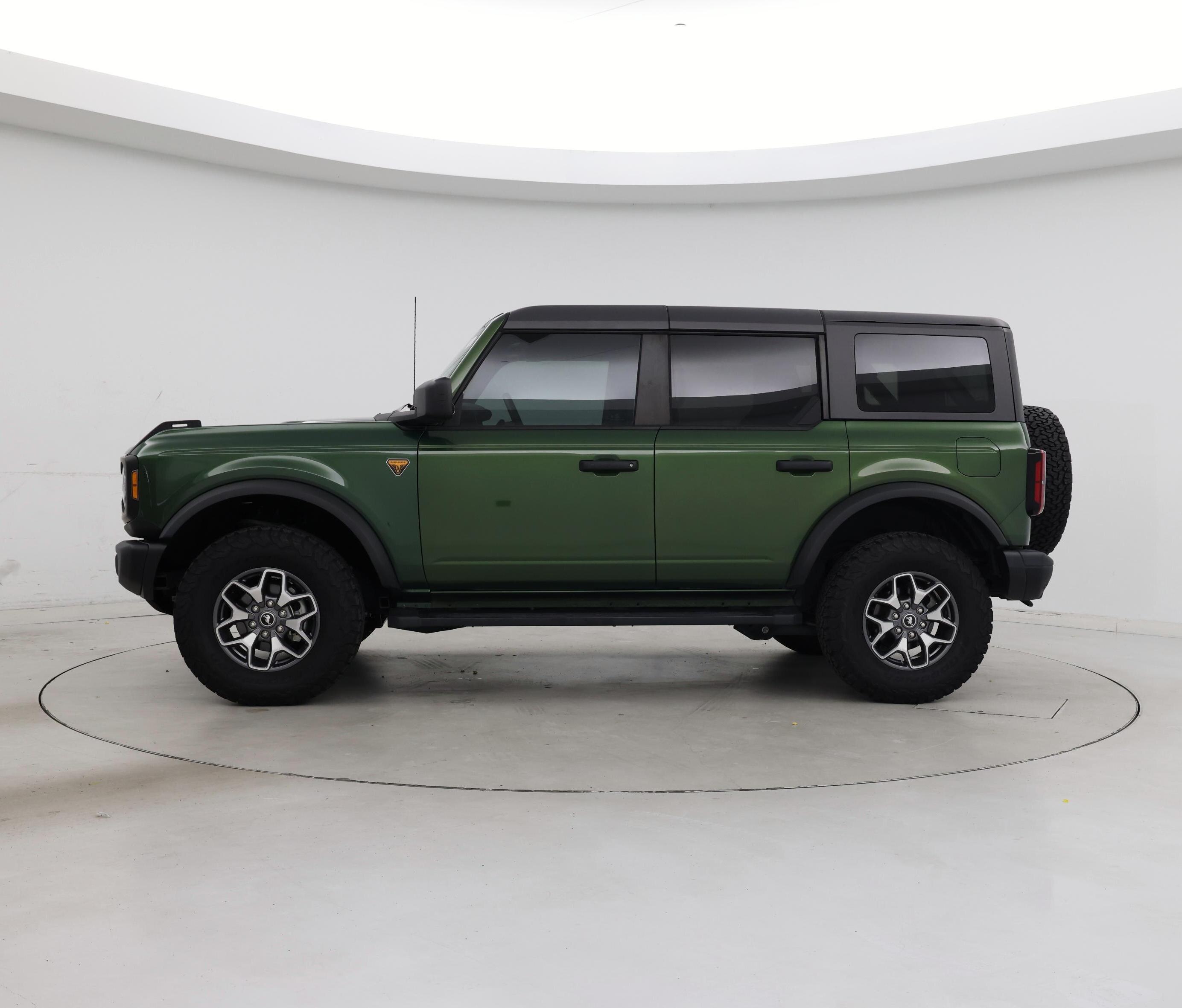 Thumbnail: 2023 Ford Bronco - 3