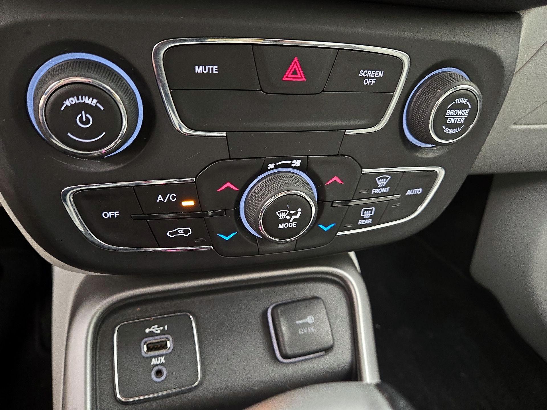 Thumbnail: 2020 Jeep Compass - 16