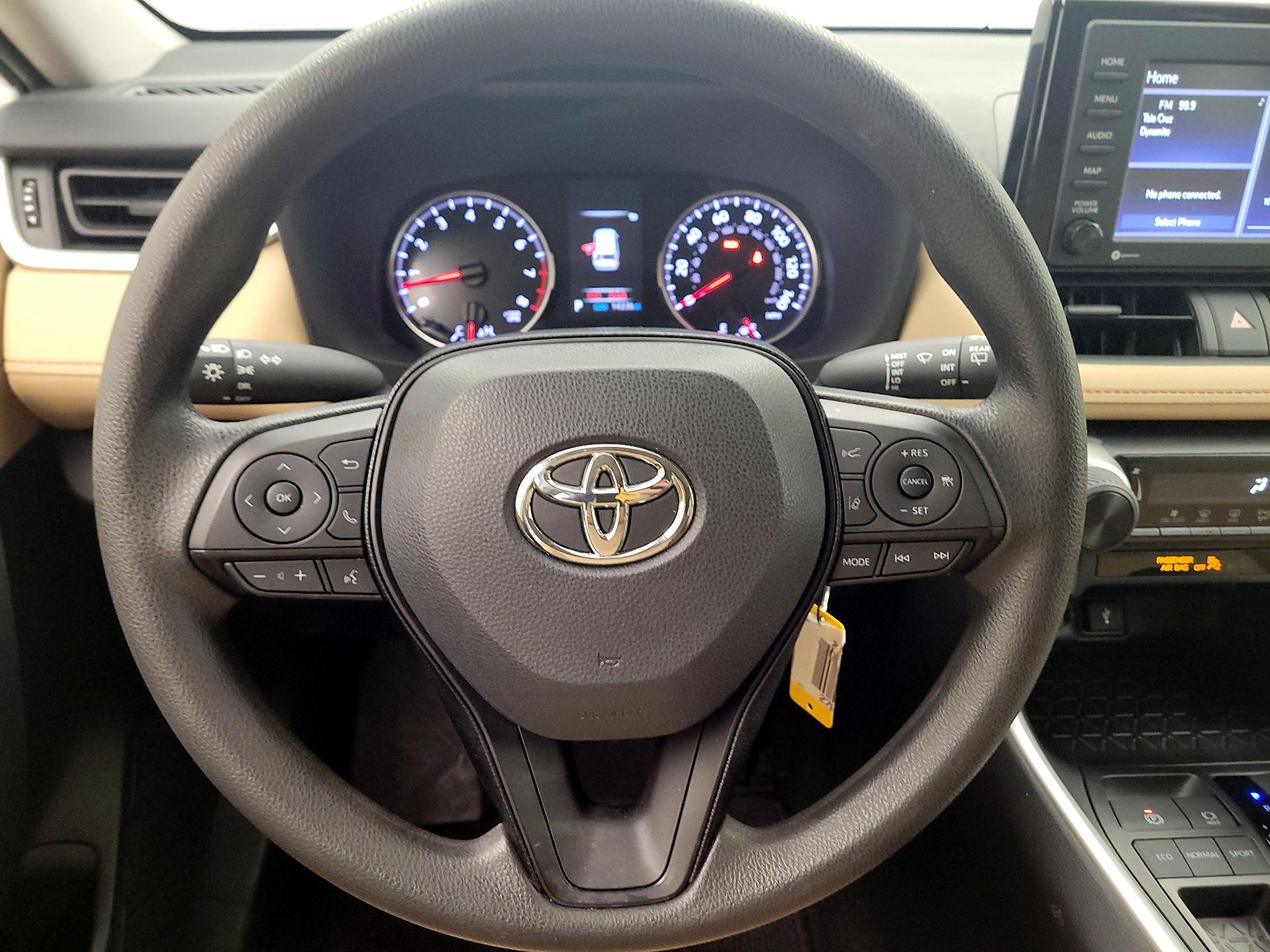 Thumbnail: 2021 Toyota RAV4 - 10