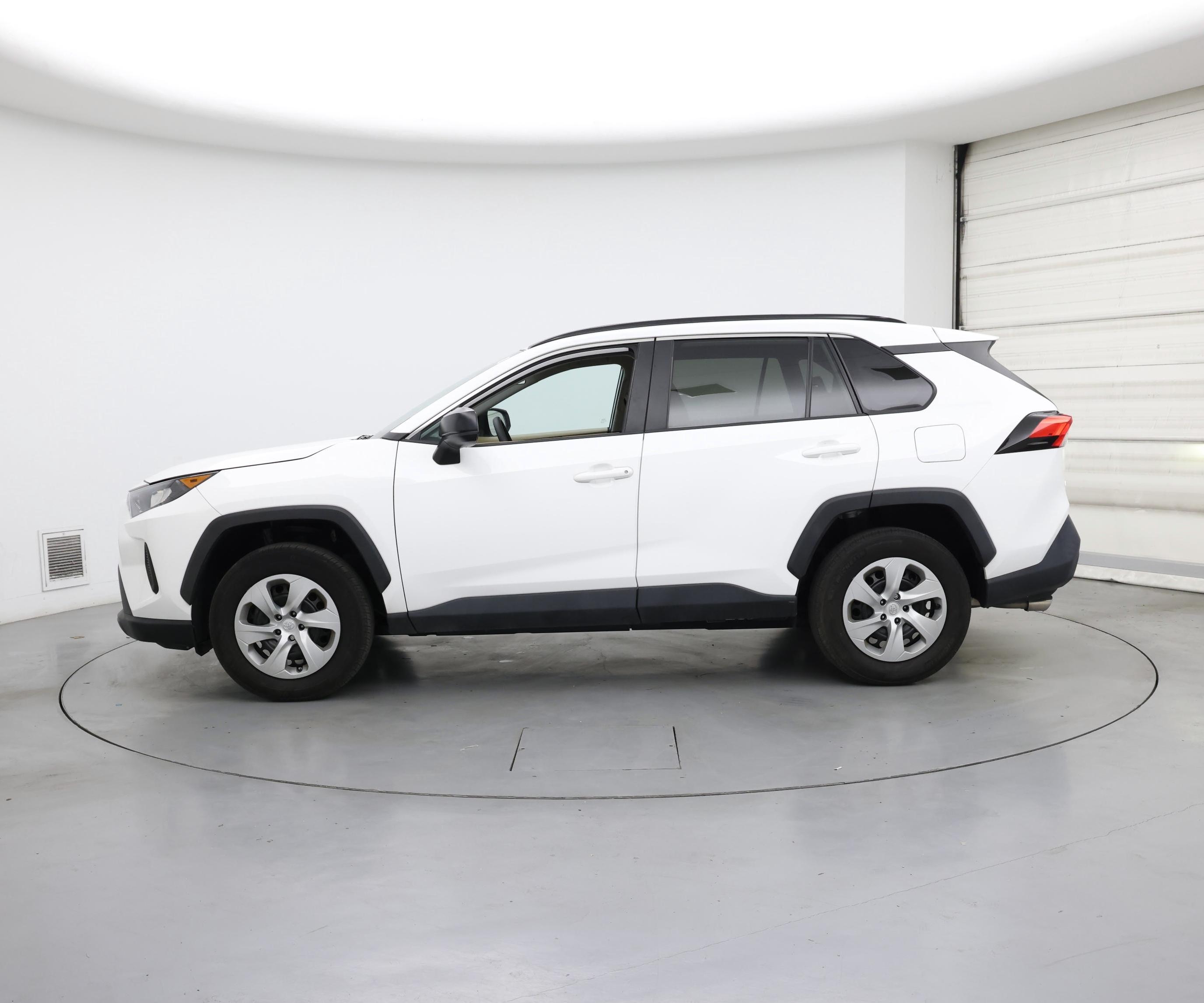 Thumbnail: 2021 Toyota RAV4 - 3