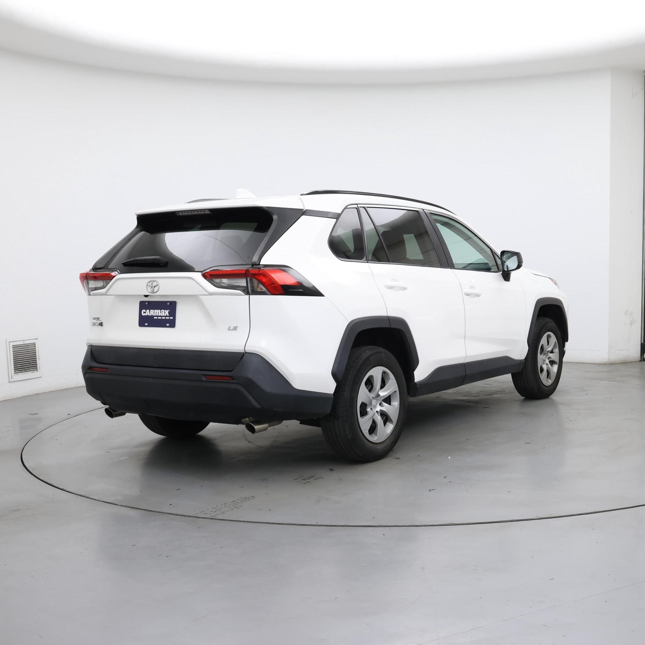 Thumbnail: 2021 Toyota RAV4 - 8