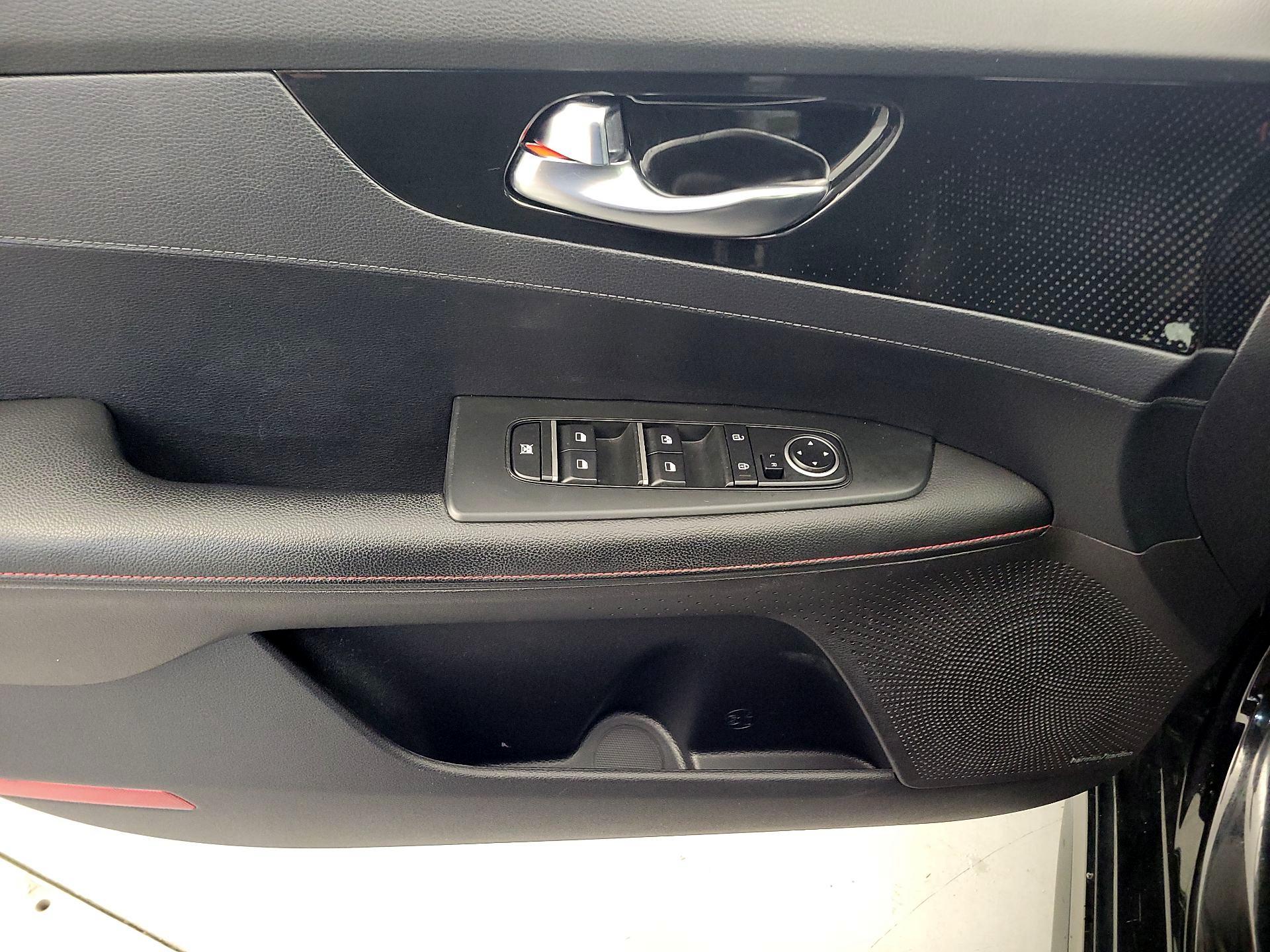 Thumbnail: 2021 Kia Forte - 12