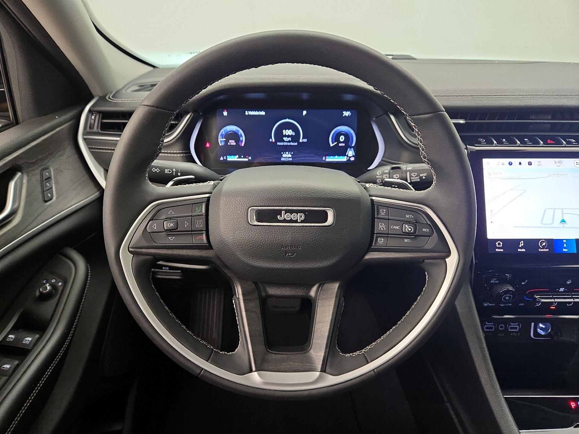 Thumbnail: 2023 Jeep Grand Cherokee - 10