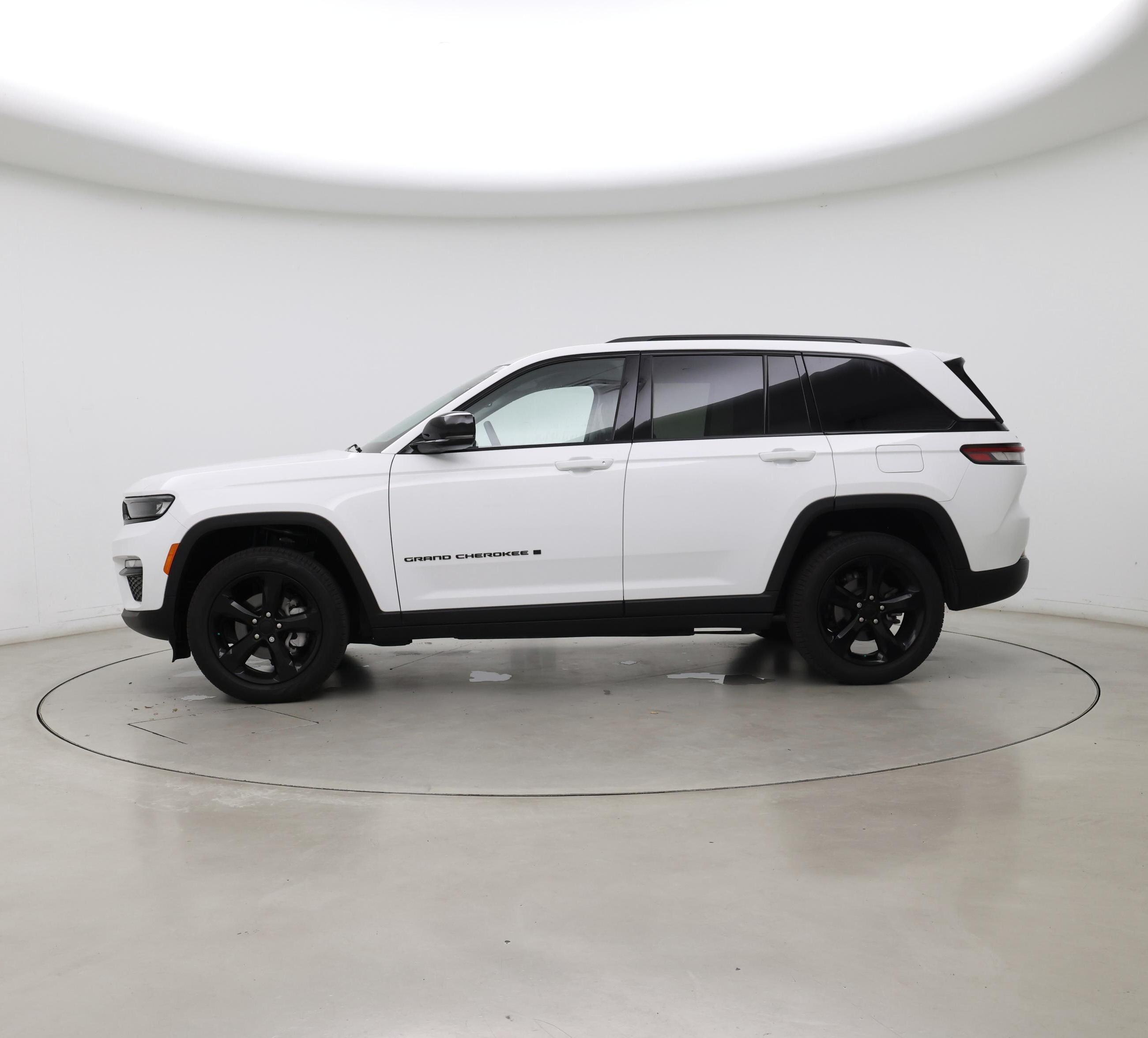 Thumbnail: 2023 Jeep Grand Cherokee - 3