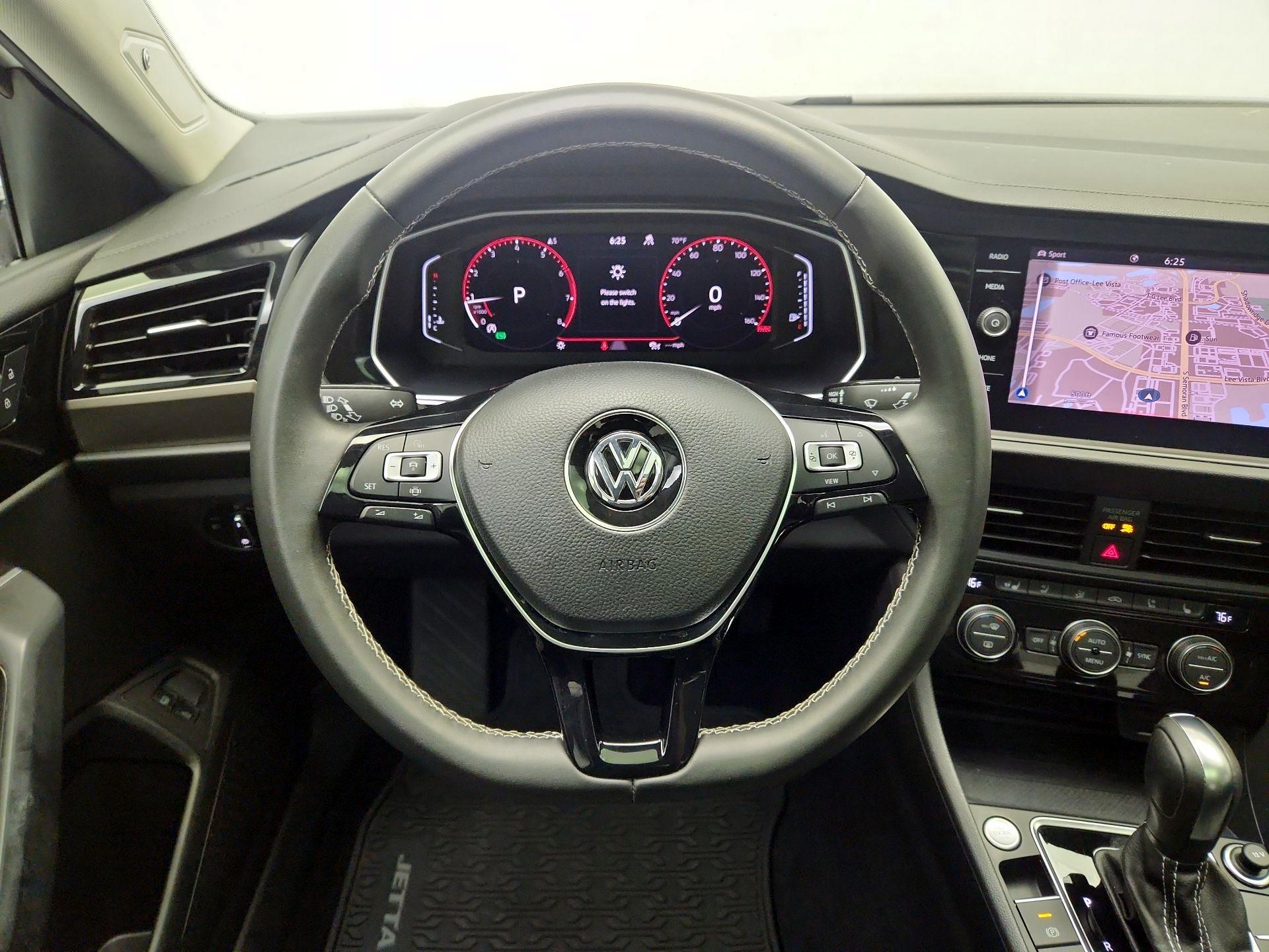 Thumbnail: 2021 Volkswagen Jetta - 10