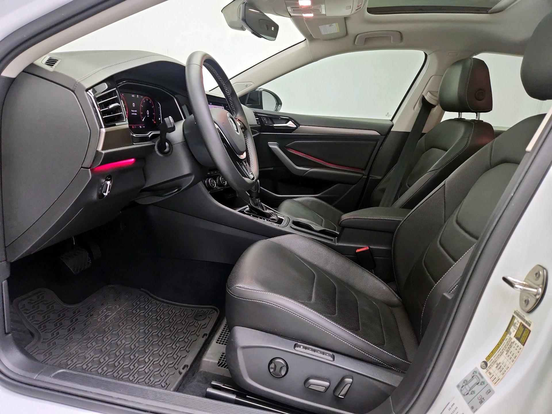 Thumbnail: 2021 Volkswagen Jetta - 11