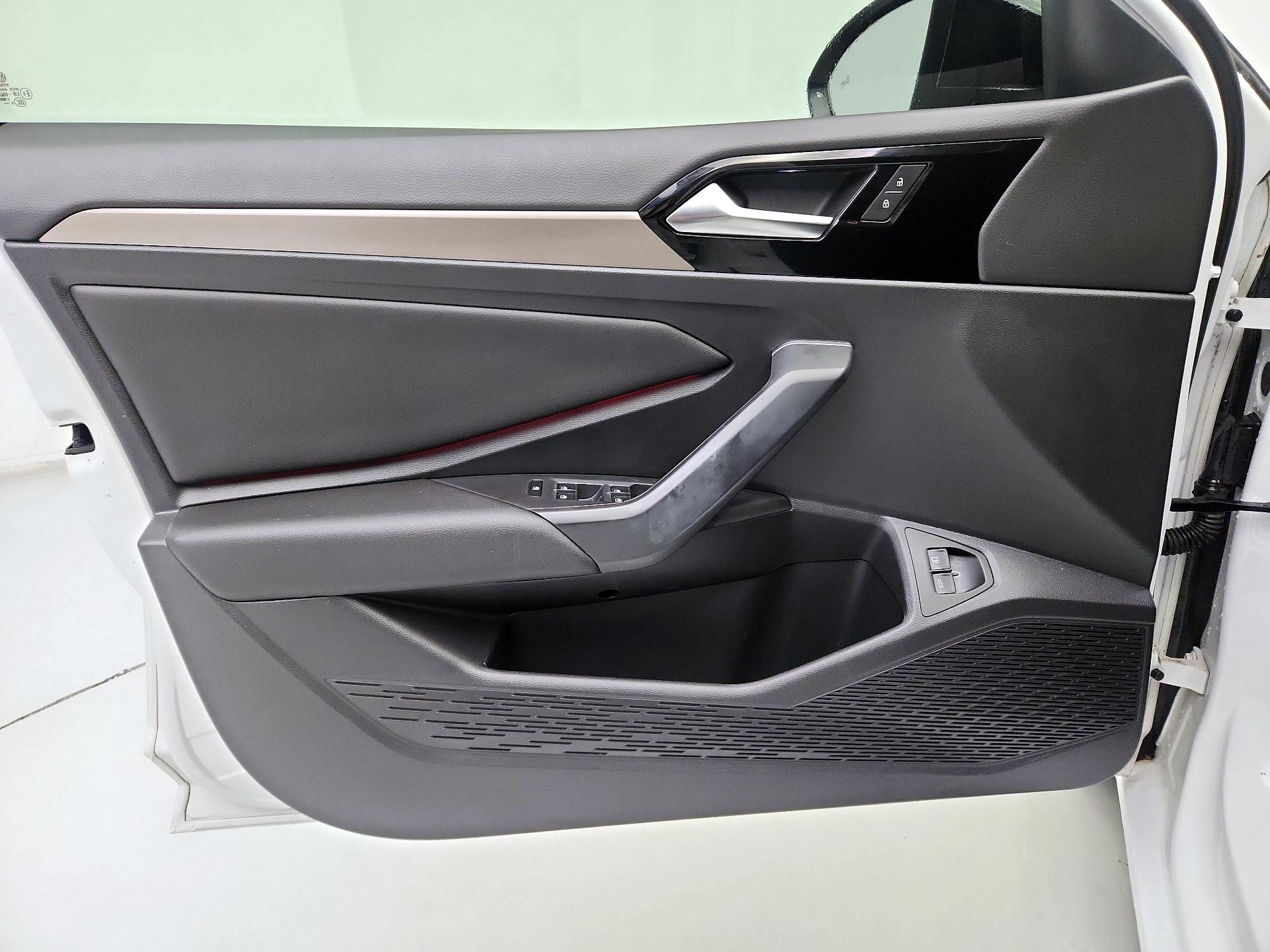 Thumbnail: 2021 Volkswagen Jetta - 12
