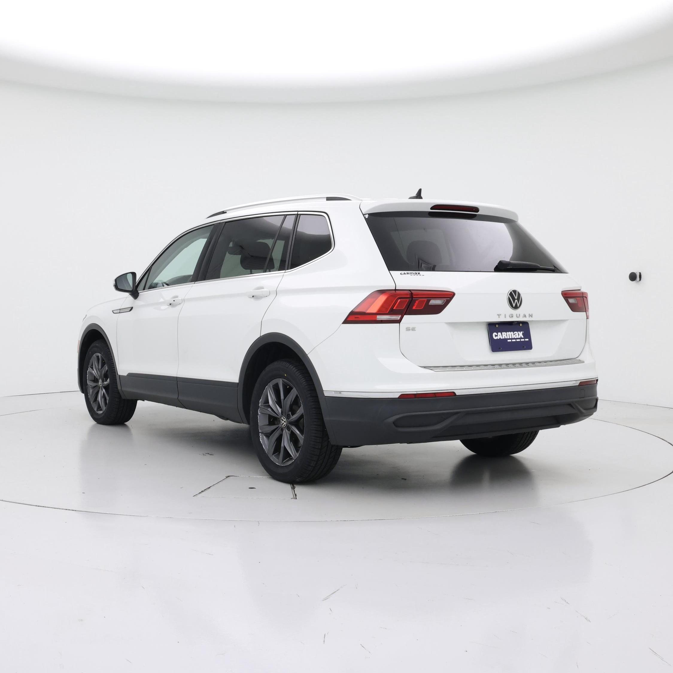 Thumbnail: 2022 Volkswagen Tiguan - 2